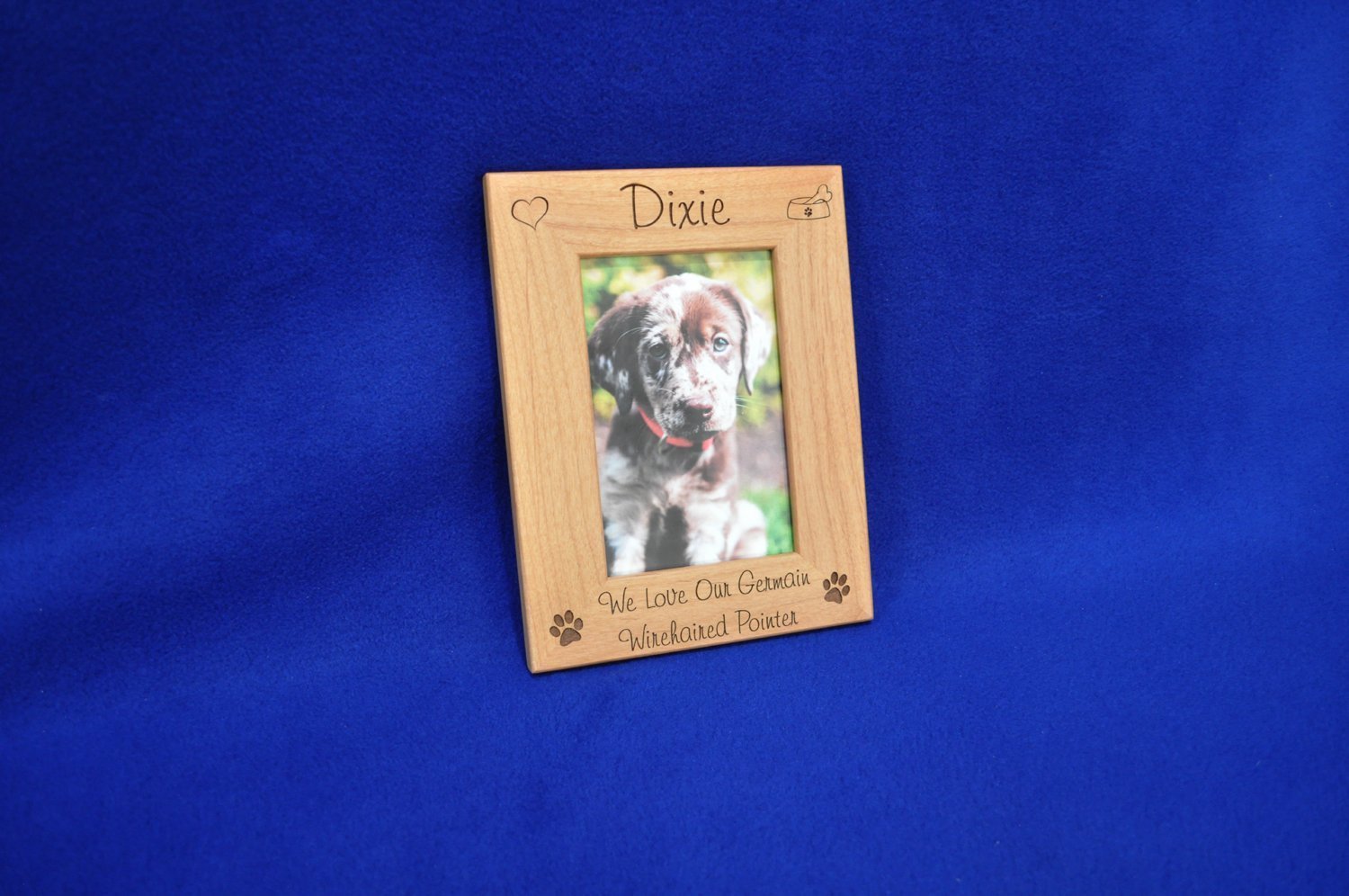 Pet Picture Frame/Choose between a 4x6 or 5x7 in the drop down menu/Type your pet's