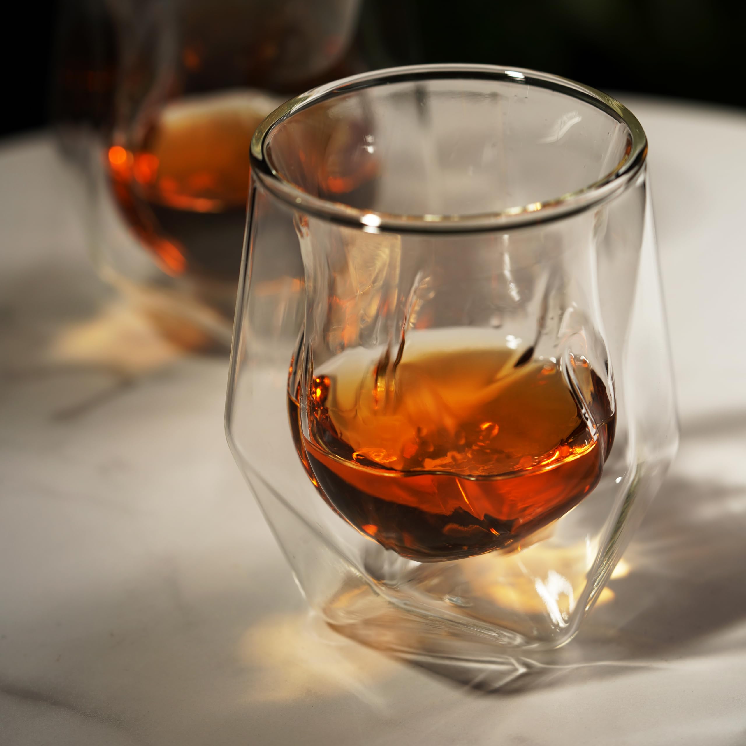 Viski Napowietrzający kubek do whisky, szklanka do degustacji whisky, wączyk o podwójnych ściankach, specjalny kubek do burbona, przezroczyste szkło, nadaje się do mycia w zmywarce, 200 ml, zestaw 2