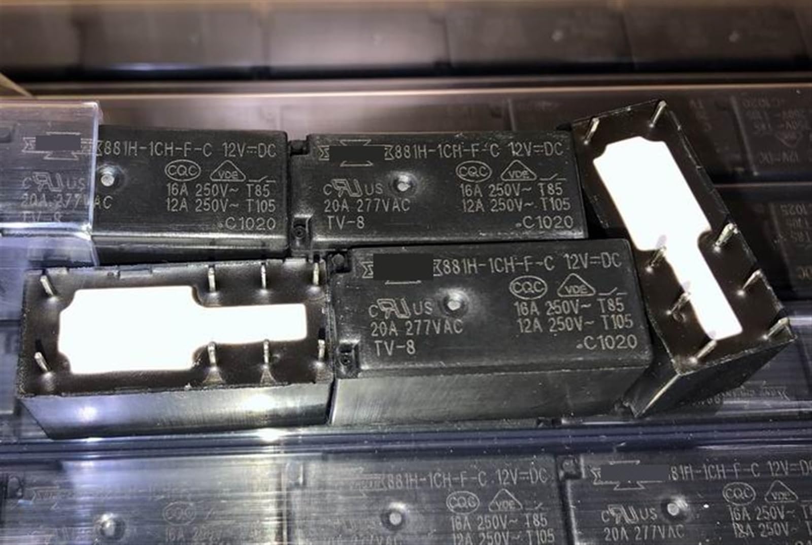 Relais 115F-1C-8P-12V-20A KmoNo 8 broches 12VDC