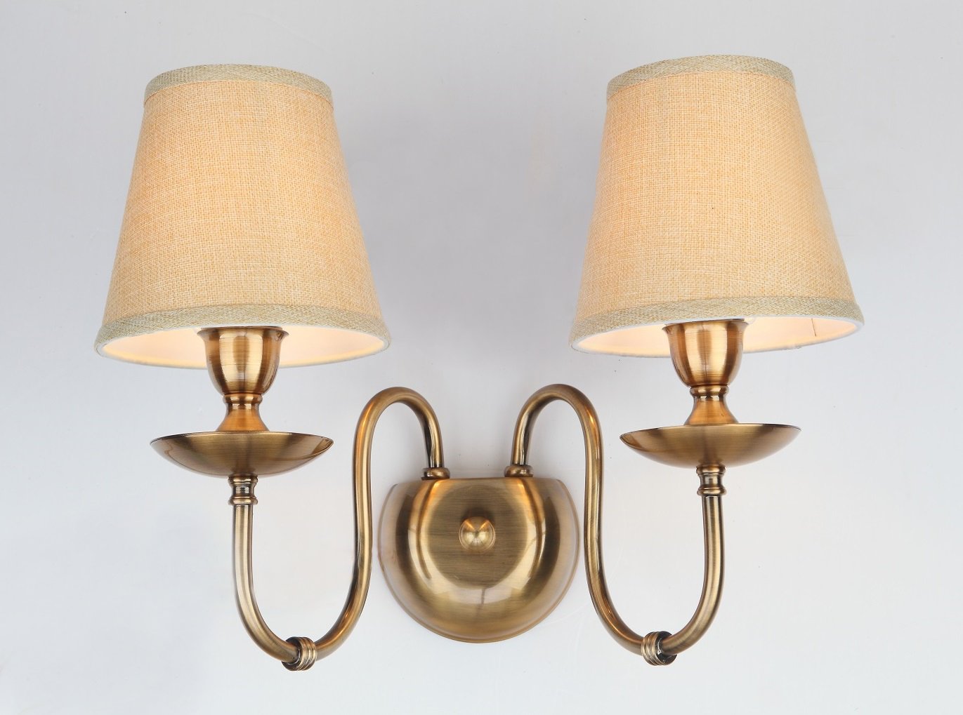 Applique da parete Da WENSENY luce a muro Applique elegante colore bianco paralume tessuto a pieghe in stile barocco classico 2-bulbs E14 2x60W 230V