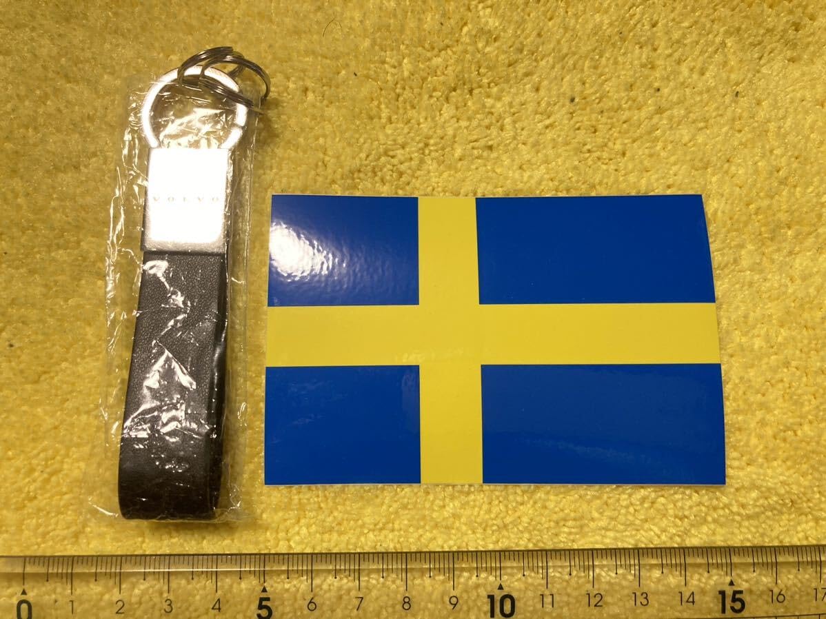 Amazon.co.jp: ボルボVOLVOキーホルダー（黒レザー）&スウェーデン国旗 