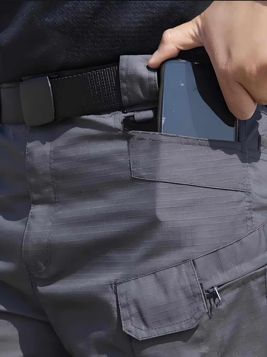 Lightweight Men's Tactical Cargo Shorts Dry Quickly, are Breathable, and Feature Multiple Pockets