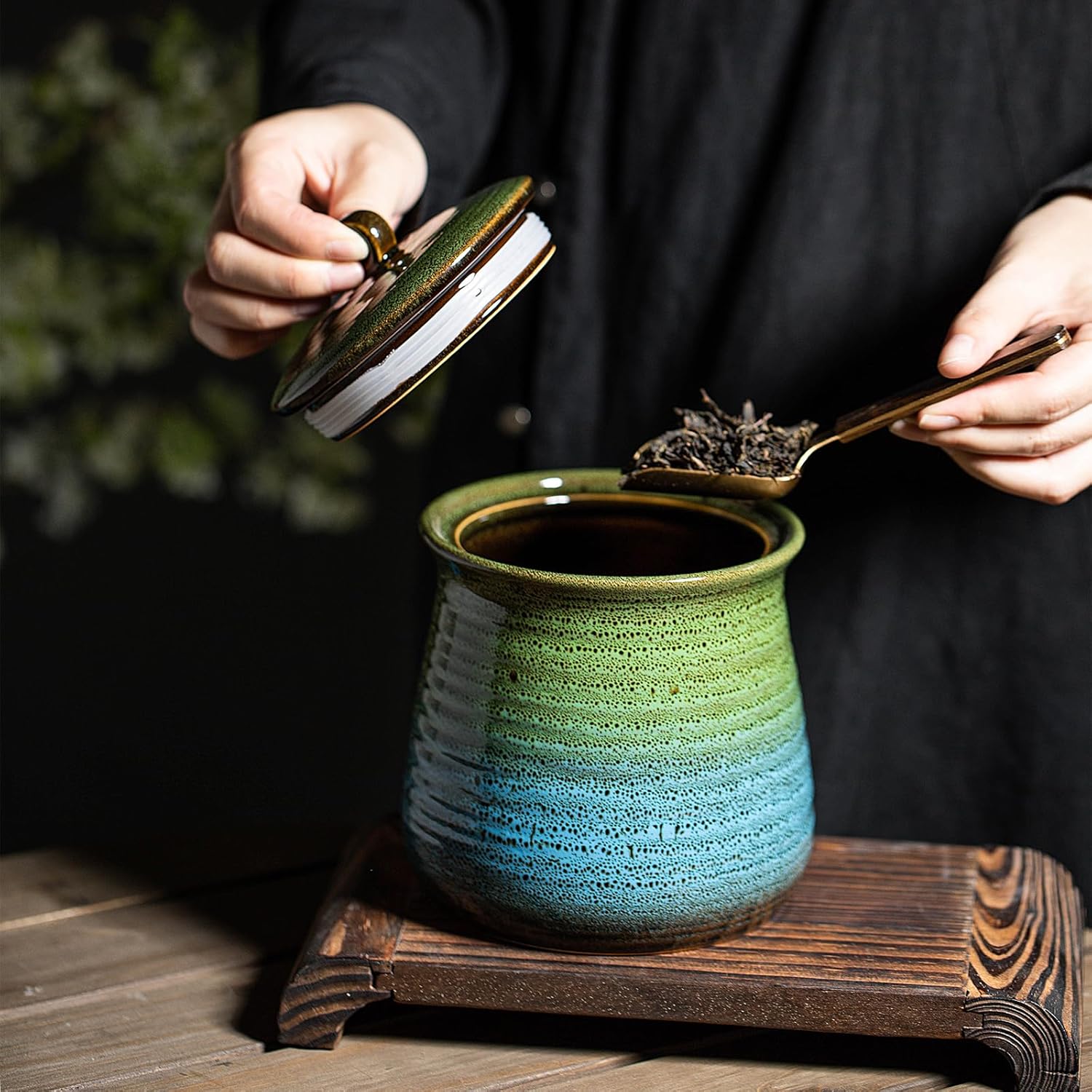 40 OZ Cookie Jar,Dog Treat Jar, Kitchen Canisters for Countertop for Food Storage Coffee, Tea,Flour, Beans, Spices, Nuts and More Ceramic Jar with Lid. (Green and Blue)