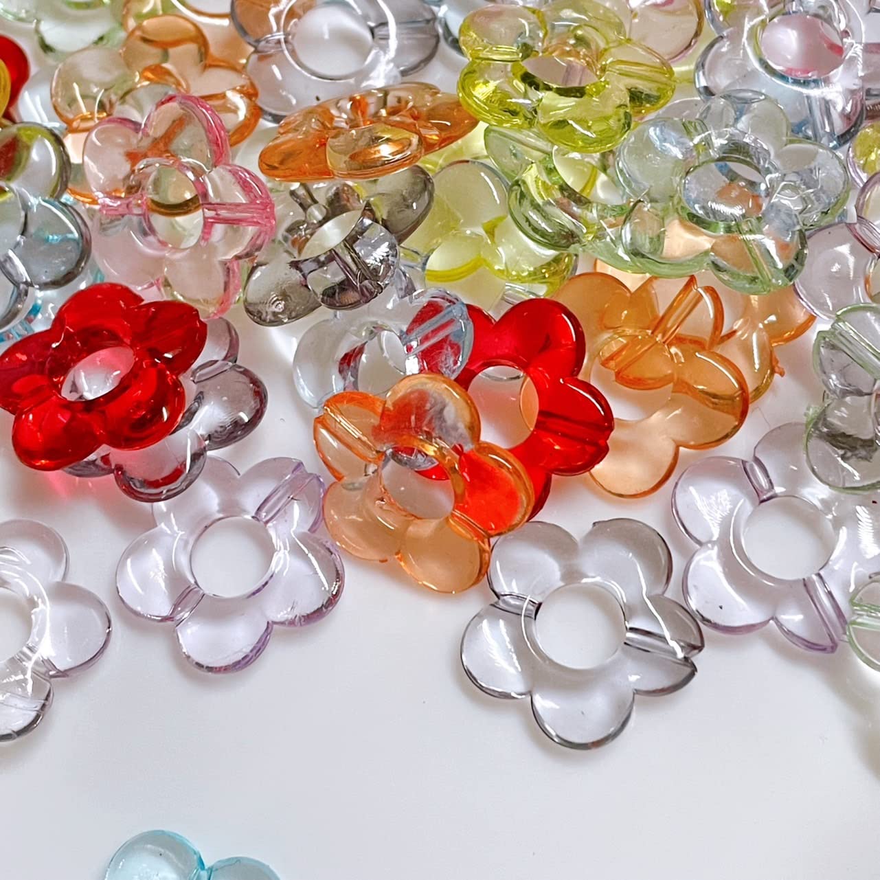 Amazon.co.jp: アクリルビーズ 穴あきフラワー 19ミリ 100個 パステル