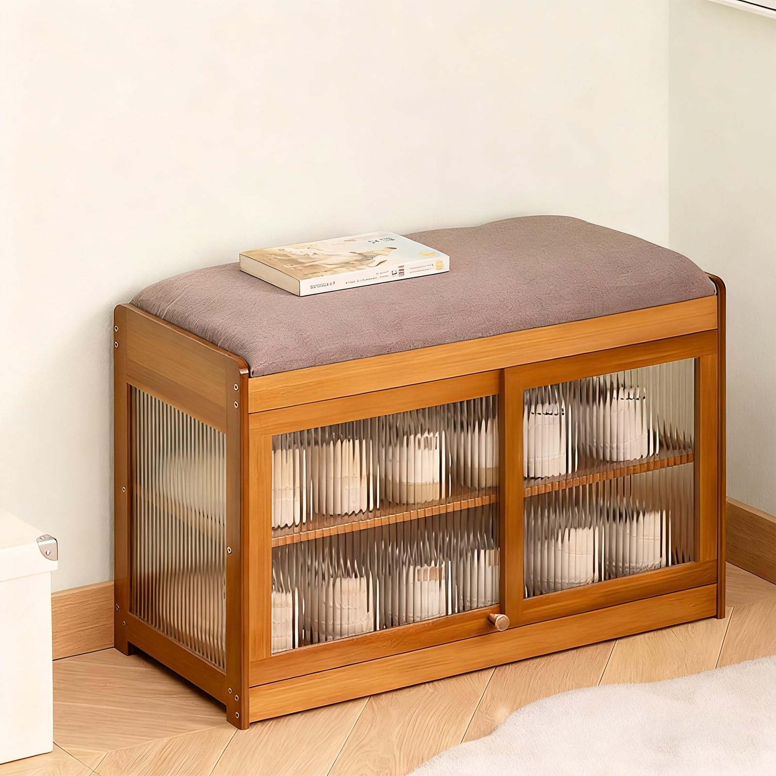 Banc d'entrée à chaussures en bois pour organiser l'espace et s'asseoir confortablement
