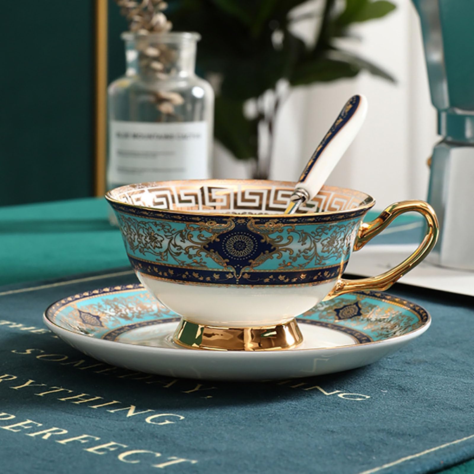 YUDIZWS Set di tazze da tè in porcellana con cucchiaio d'oro e confezione regalo, tazze da caffè da tè e piattini Set di 1 tazza da tè in porcellana Tazza da caffè,6pcs