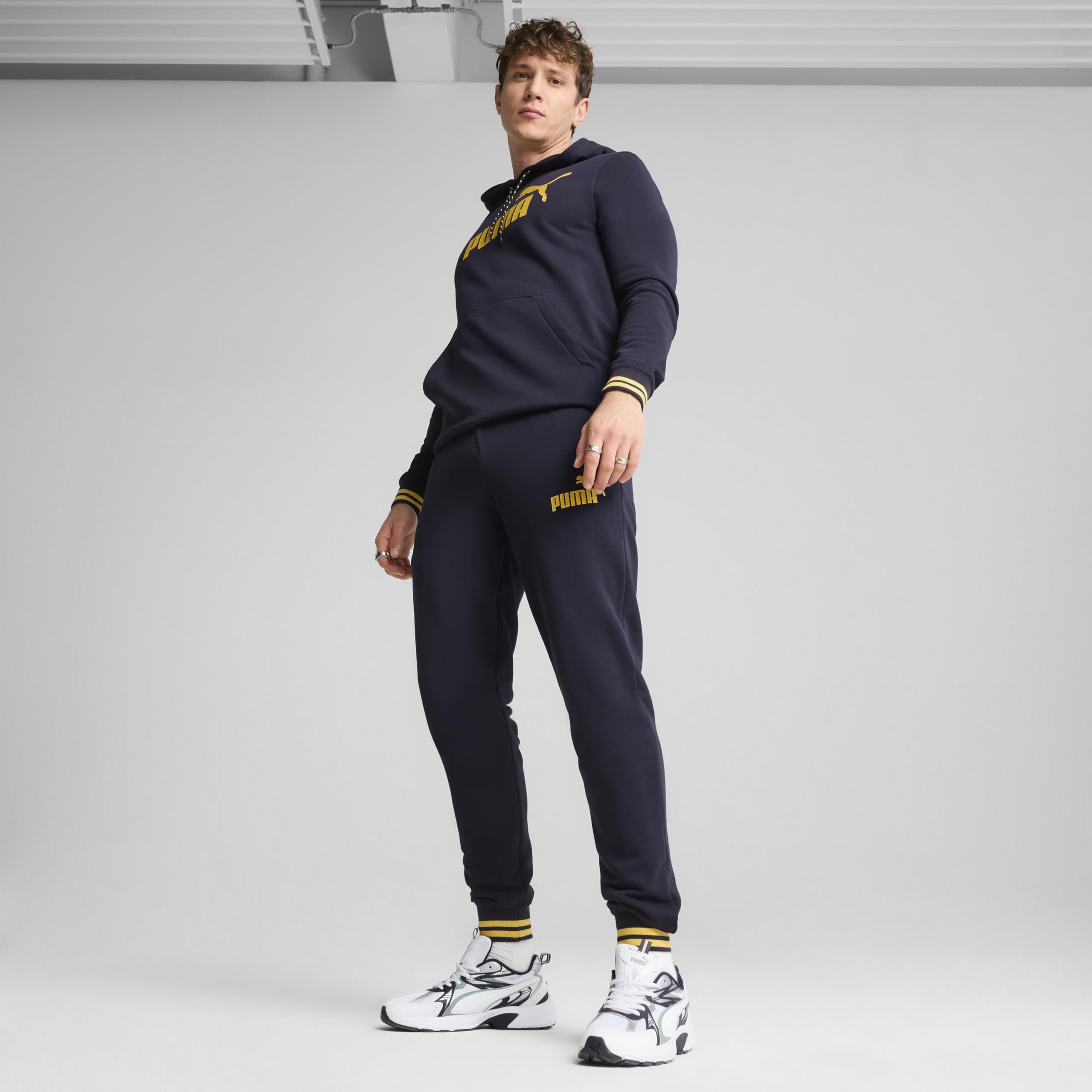 Puma - Puma United Sweatpants TR Cl, Pantaloni Lavorati a Maglia Uomo