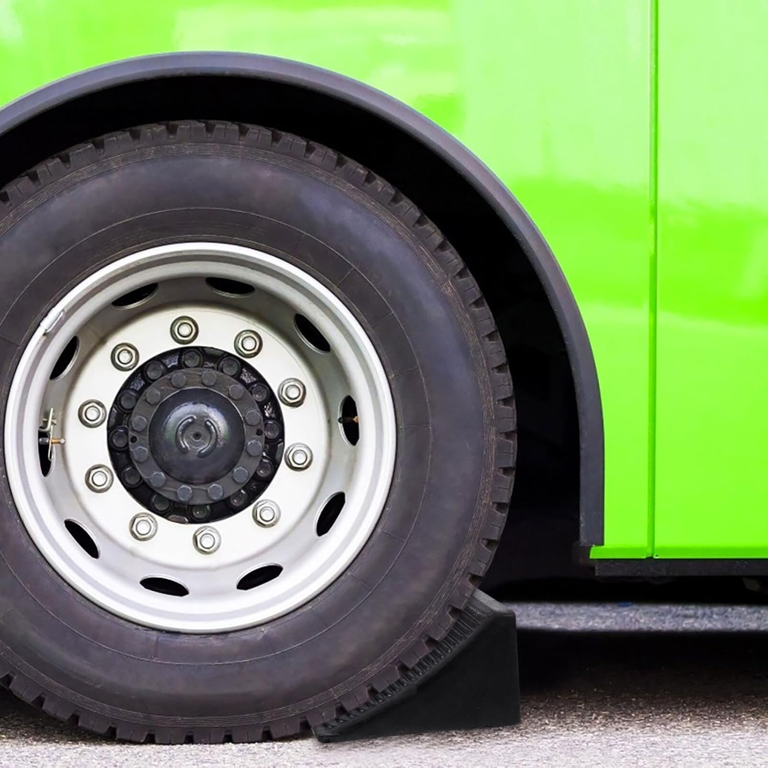 iplusmile 2pcs Portable Rubber Wheel Chocks - Triangle Chock for Tire Positioning for Trailers Rvs and Trucks Lightweight and Design