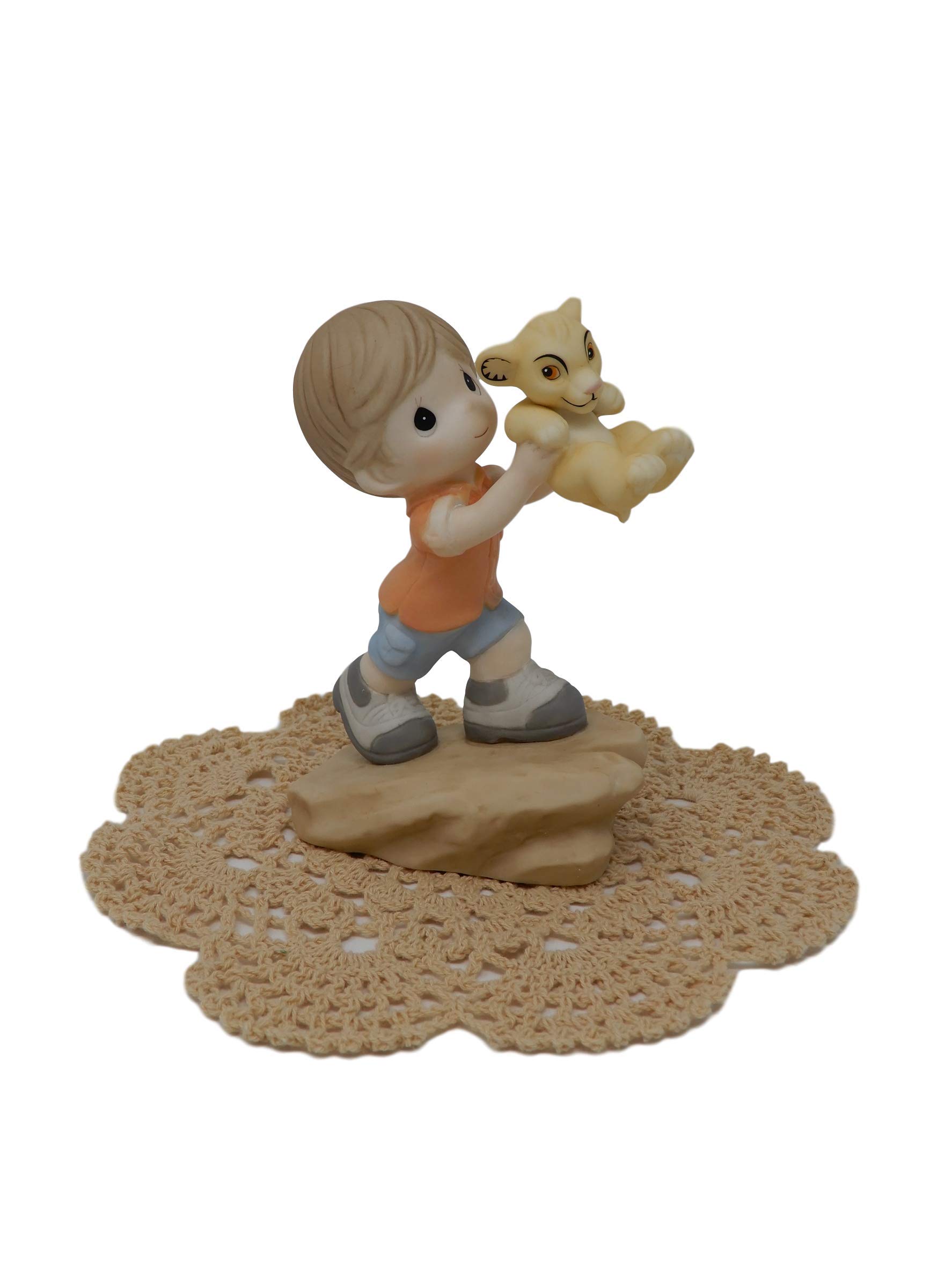 Precious Moments Disney Showcase Collectible Figurine with Westbraid Doily (Lion King, You’re Destined for Greatness, 121037)