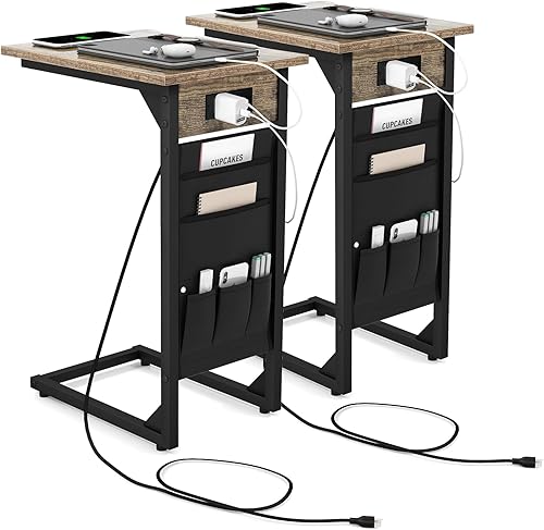 Giantex Juego de 2 mesas auxiliares en forma de C, mesa auxiliar para sofá con estación de carga y bolsa de almacenamiento lateral, mesa de