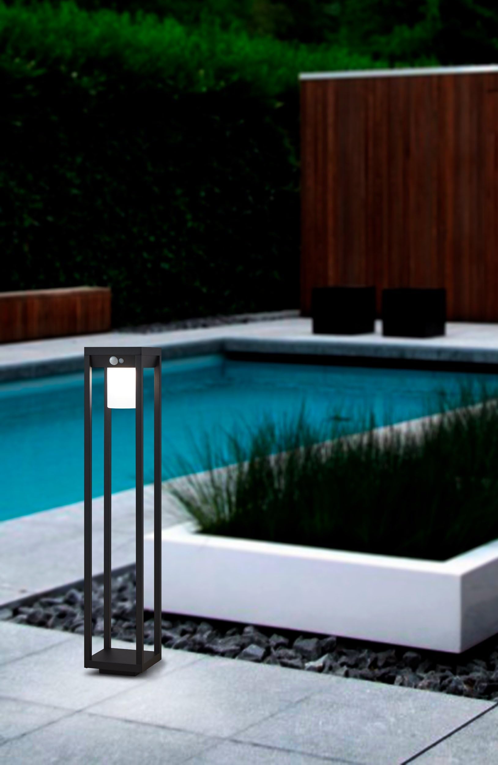Eglo Martano - Lampada da terra solare per esterni con rilevatore di movimento, lampada per esterni con sensore, per giardino e vialetto, in alluminio in nero e plastica bianca, IP44