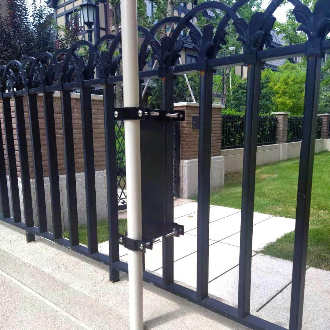 HIFLAME Deck Umbrella Clamp Outdoor Universal Patio Umbrella, Torch Mount Holder Attaches to Railing Maximizing Patio Space