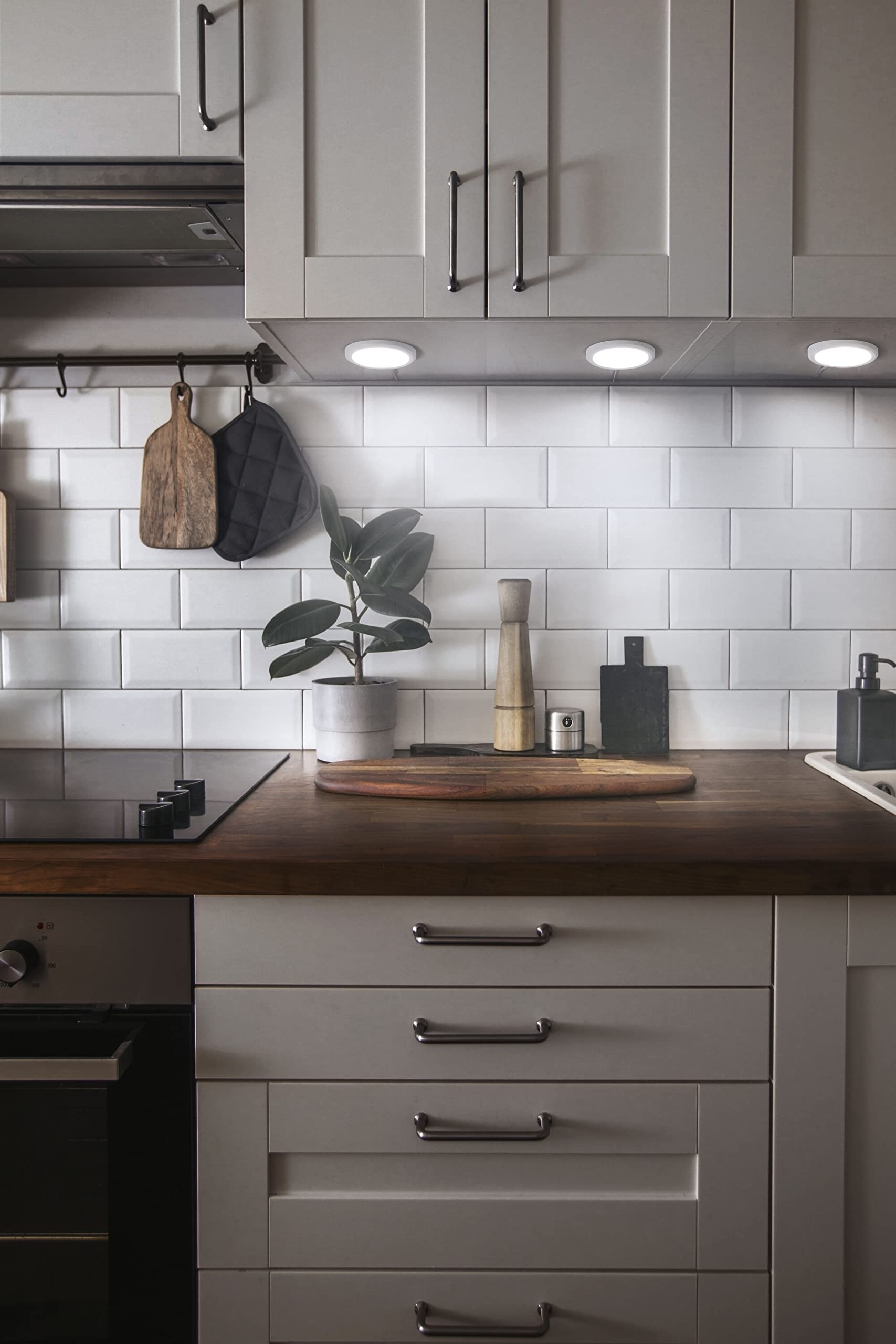OSRAM Oświetlenie podszafkowe SMART+ WiFi, okrągłe, białe, 6,5W, 375lm, 83mm, regulowane białe światło, ściemniane, długa trwałość, łatwy montaż, sterowane z aplikacji, 3000K - 6500K, do kuchni, półek