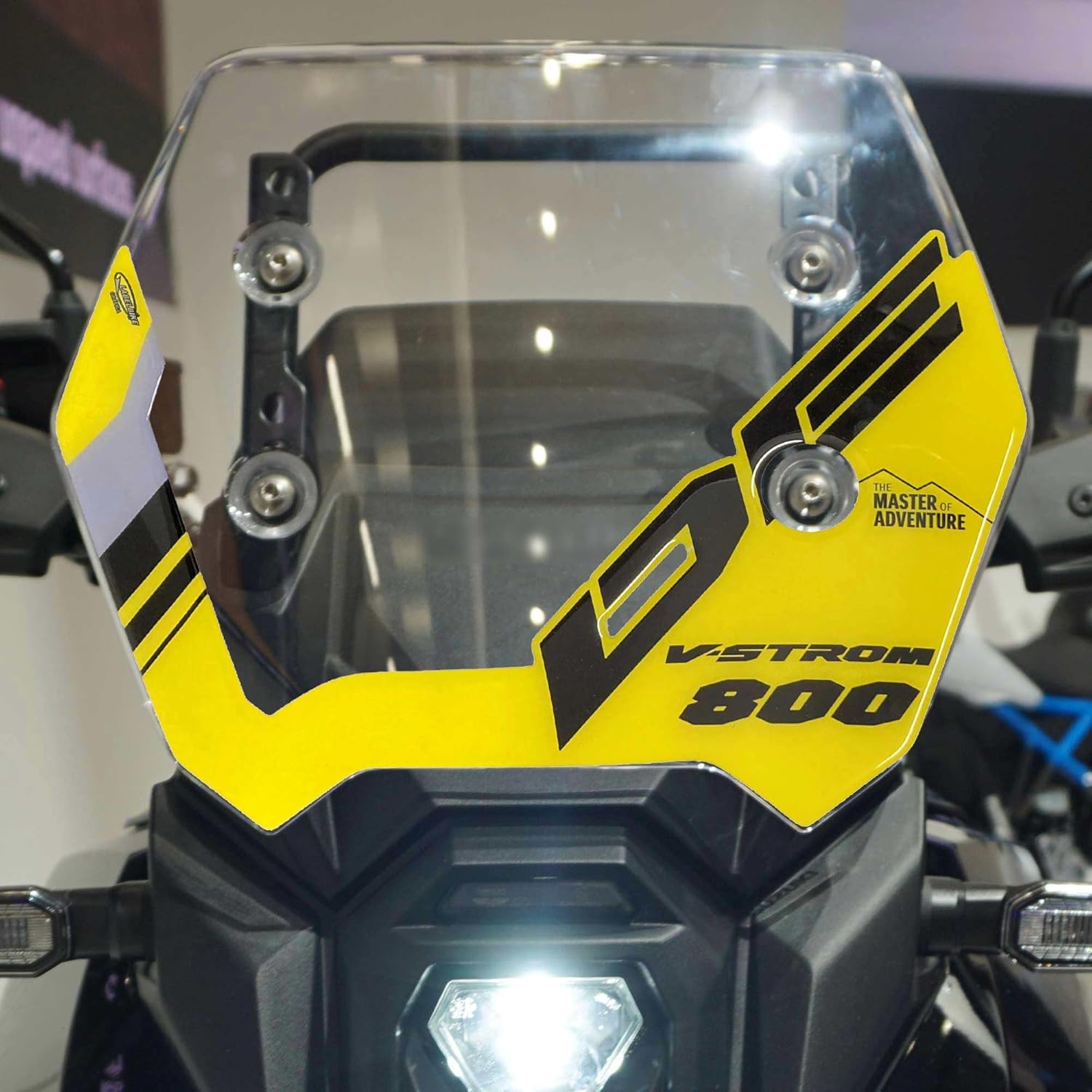 labelbike - 3D Sticker Motorcycle Windshield Protection and Decoration in Resin Compatible with Suzuki V-Strom 800DE 2023 Yellow