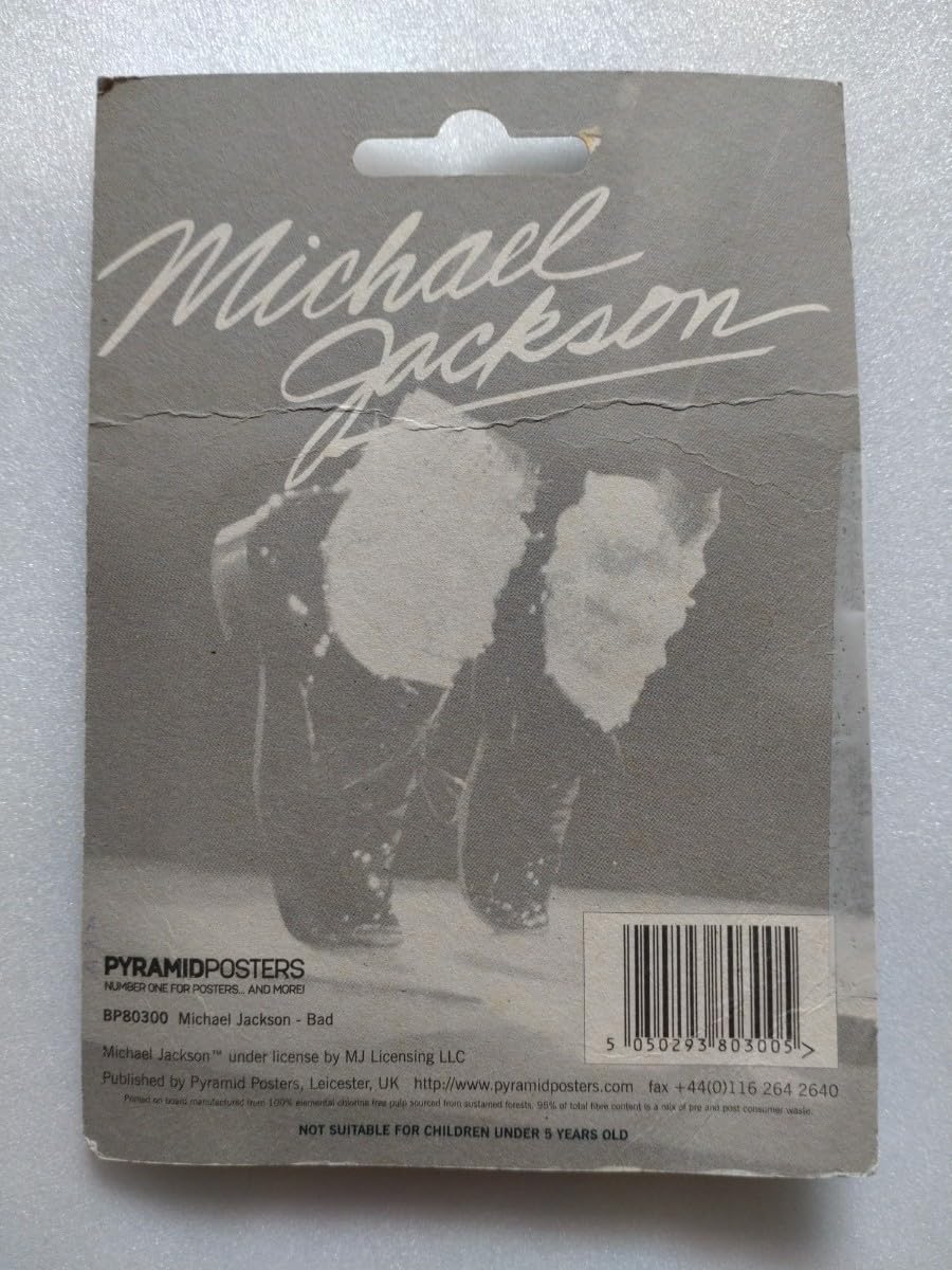 Michael Jackson バッジセット 4個入り　4種類　まとめ売り Amazon.co.jp: マイケルジャクソン バッジ 4個セット : おもちゃ