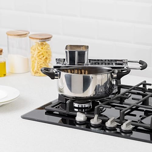 Miniatura 5 de Navaris Spaetzle Maker de acero inoxidable - Rallador tradicional casero de fideos de huevo alemán con empujador de seguridad y mango cómodo