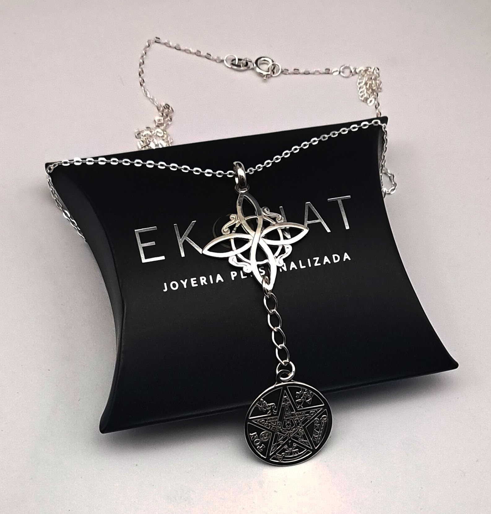 Tetragramatón Acero Inoxidable con Cadena y nudo de brujas– doble protección nudo de bruja y tetragramaton -amuletos de la suerte y proteccion. Amuleto de Protección Energética,turmalina natural.