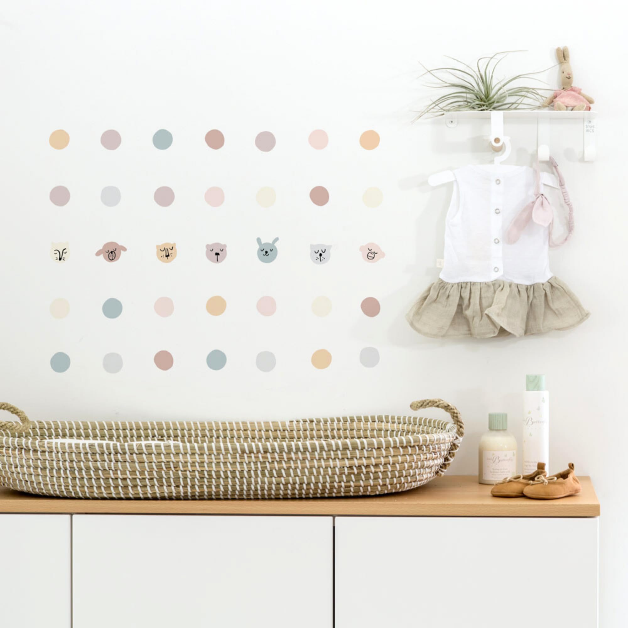 Pegatinas Pared Decorativas Infantiles Caras Animales | 6 Láminas, 210 Topos Adhesivos | Vinilo Adhesivo Pared | Efecto Papel Pintado | Cubre 9 m² | TRESXICS (Pastel)