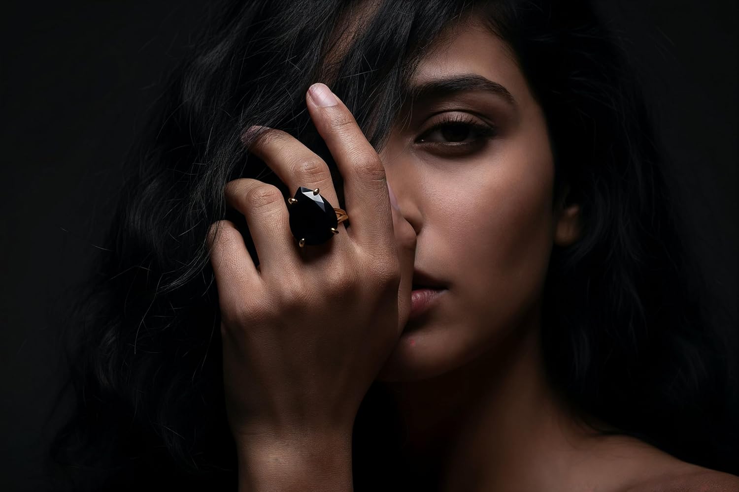 Black Onyx Ring - Elegant 14K Gold Statement Ring for Ladies - Jewelry for Special Occasions and Daily Use - Handmade