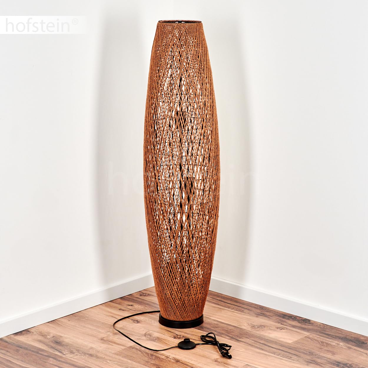 Stehleuchte Mulstrand, moderne Stehlampe aus Metall/Rattan in Schwarz/Natur, Leuchte im Boho-Design mit Schirm in Gitter-Optik, An-/Ausschalter am Kabel und Lichteffekt, 3 x E27, ohne Leuchtmittel