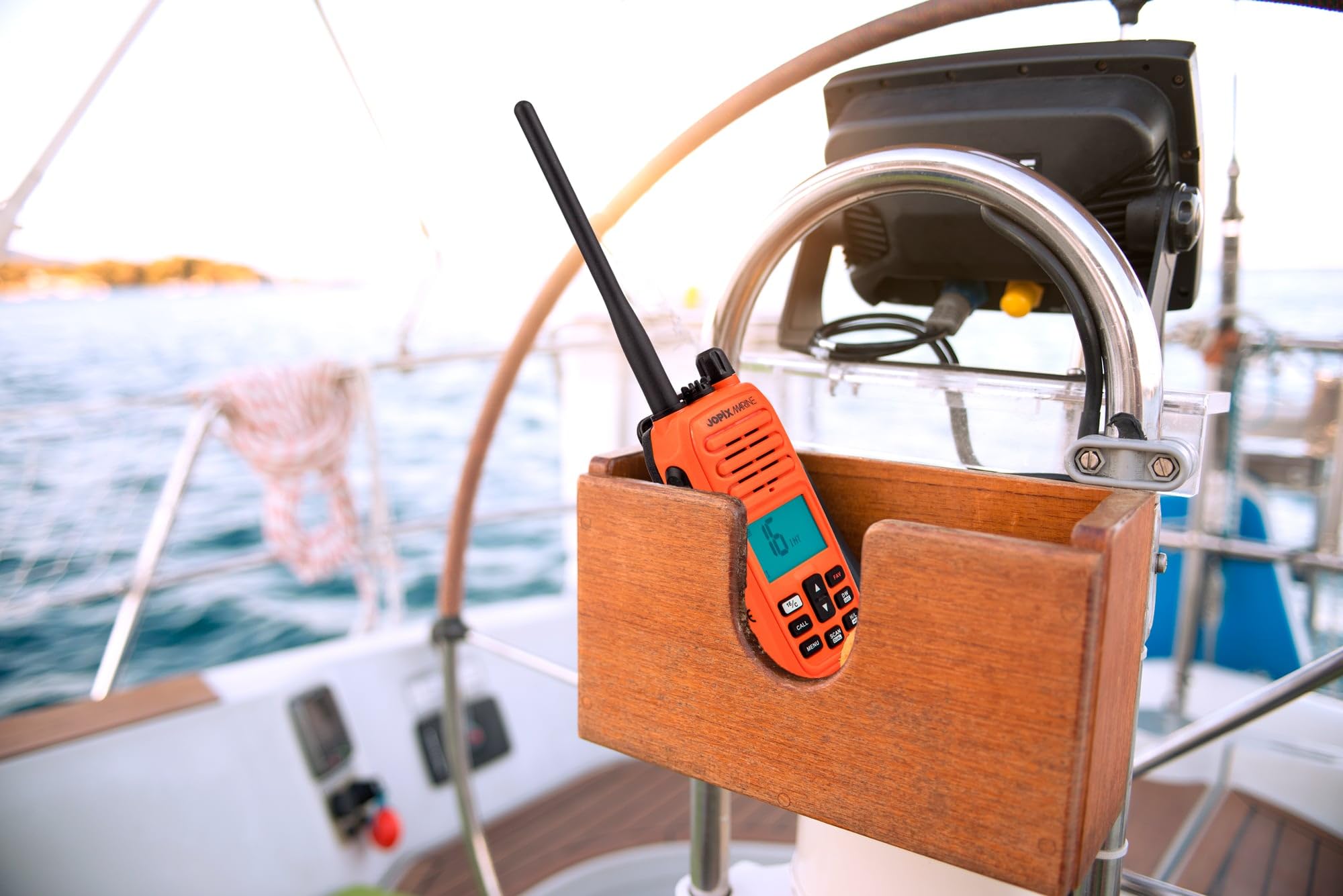 Jopix Marine 616P Arancione Walkie-Talkie Marino VHF Galleggiante, Impermeabile IP67, Potenza 5W, Riduzione Rumore NCR, Schermo LCD Multicolore, Omologato Marina Mercante