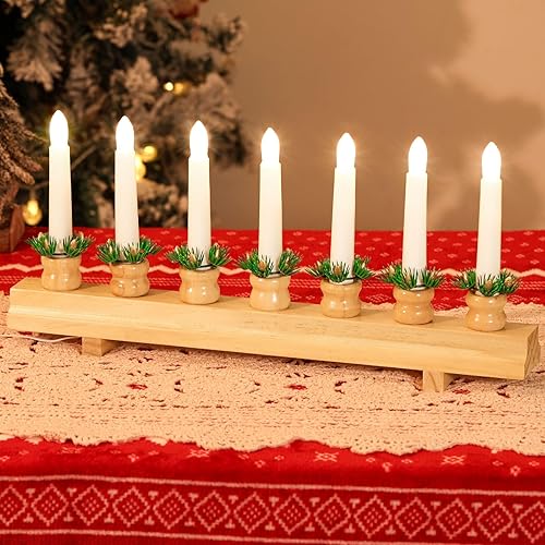 Miniatura 1 de Lewondr Candelabro sueco de Navidad, velas eléctricas con 7 velas cónicas sin llama, luz de puente de vela de madera con alimentación USB, luces