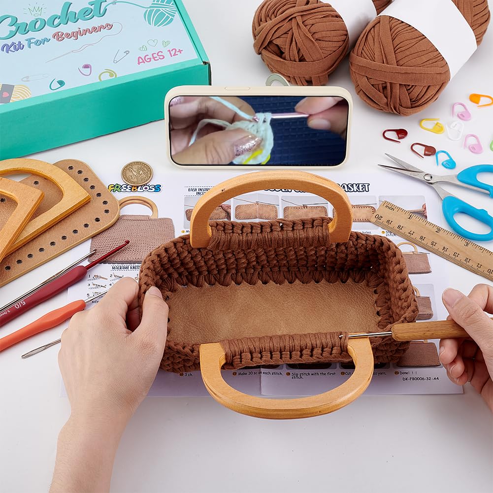 FREEBLOSS Häkeltaschen Set Für Anfänger Handtaschen Bastelset Häkel Starterset Mit Anleitung Unterseite Aus PU Leder D Förmiger Holzgriff Handgefertigte DIY Tasche Mit Stoffstreifengarn