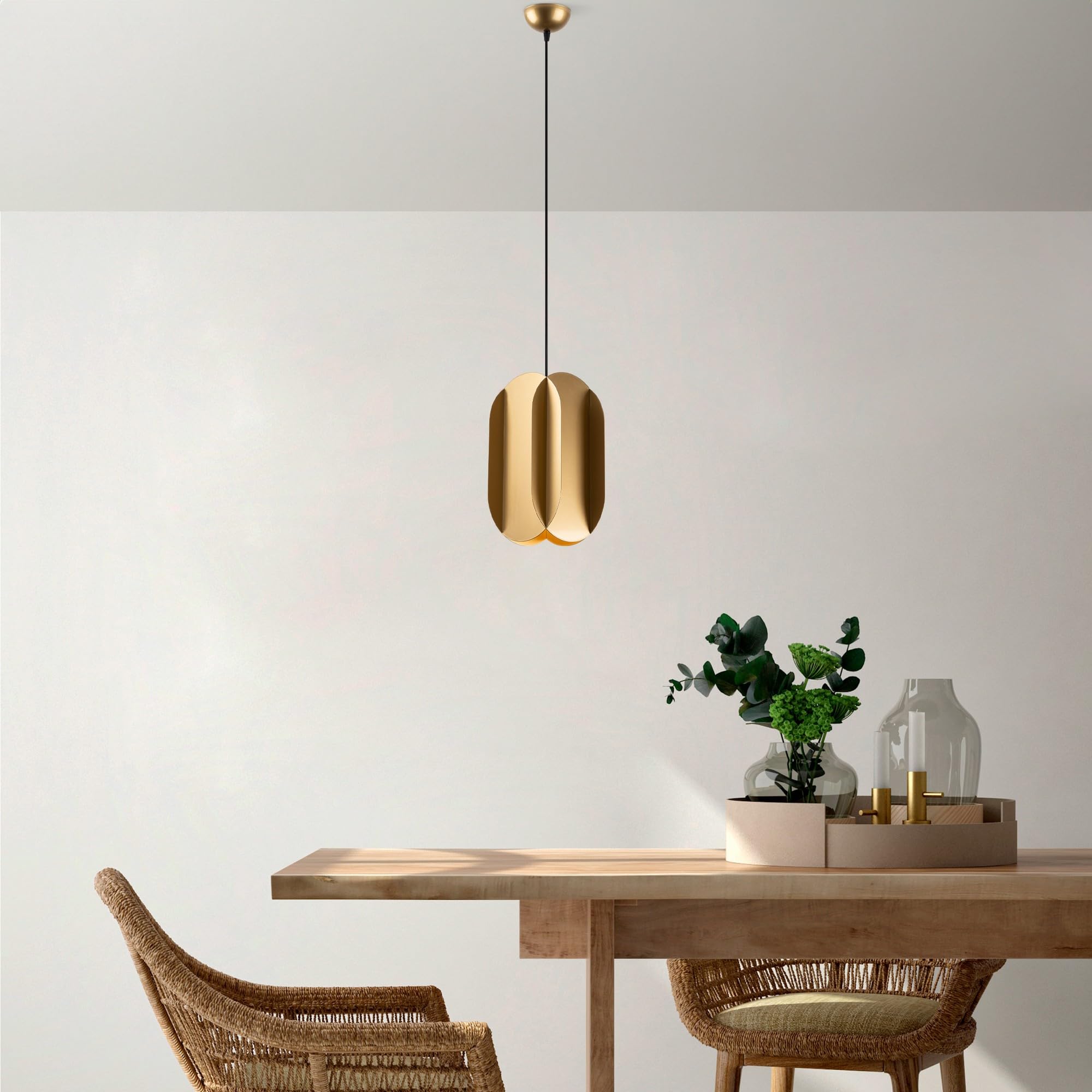 Lustre dore reglable en hauteur pour resoudre les problemes de plafond bas ou haut