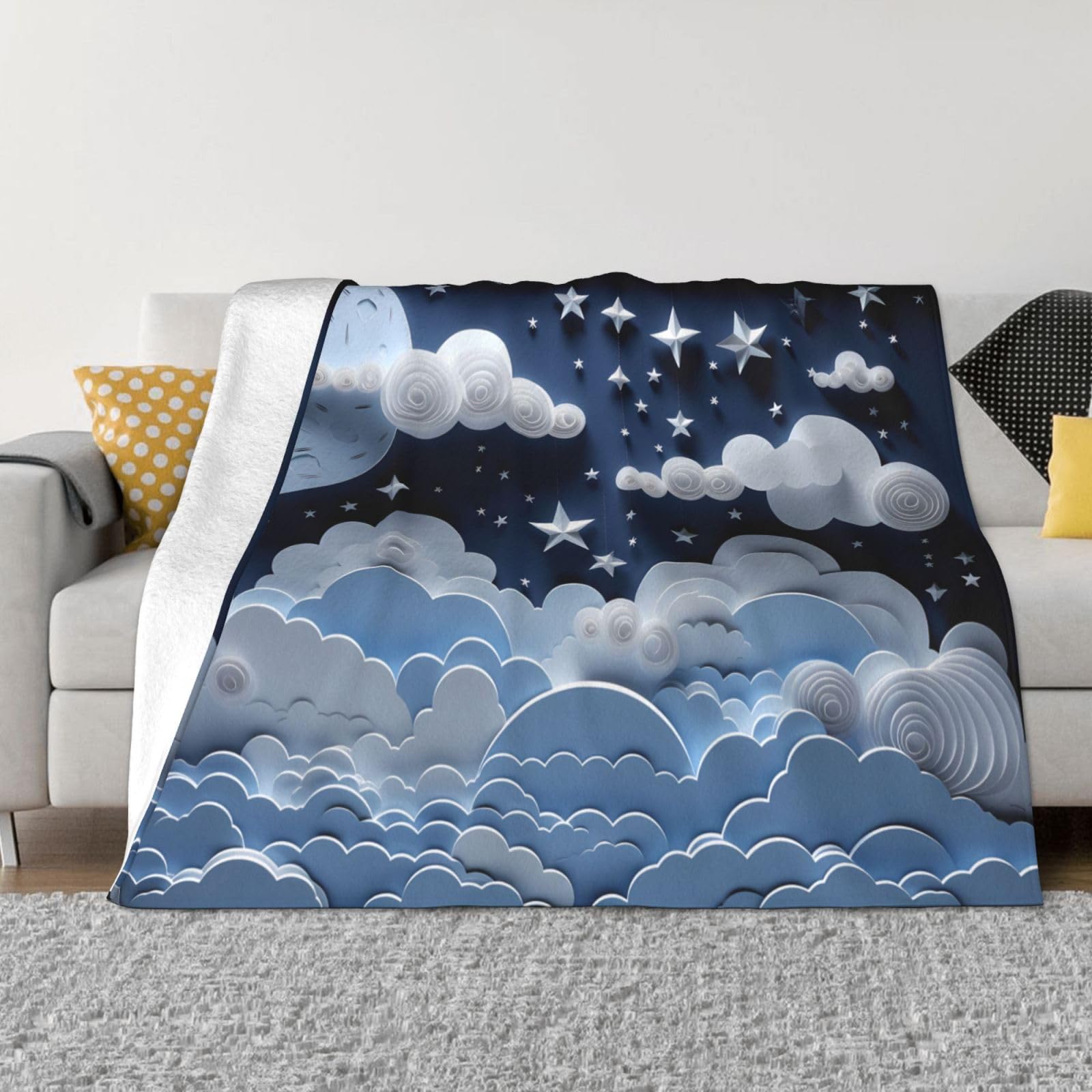Couverture pelucheuse blanche pour des soirées cocooning parfaites sur le canapé du salon