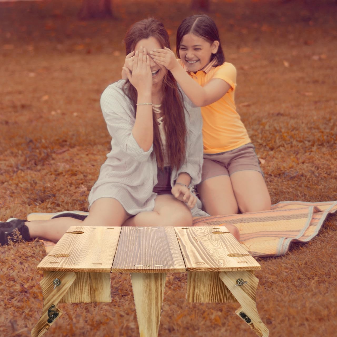 GANAZONO Mesa plegable con cesta para vino, picnic al aire libre, cesta de picnic de madera, mesa plegable para exteriores, mini contenedor de vino y queso, accesorio para picnic, mesa de picnic de