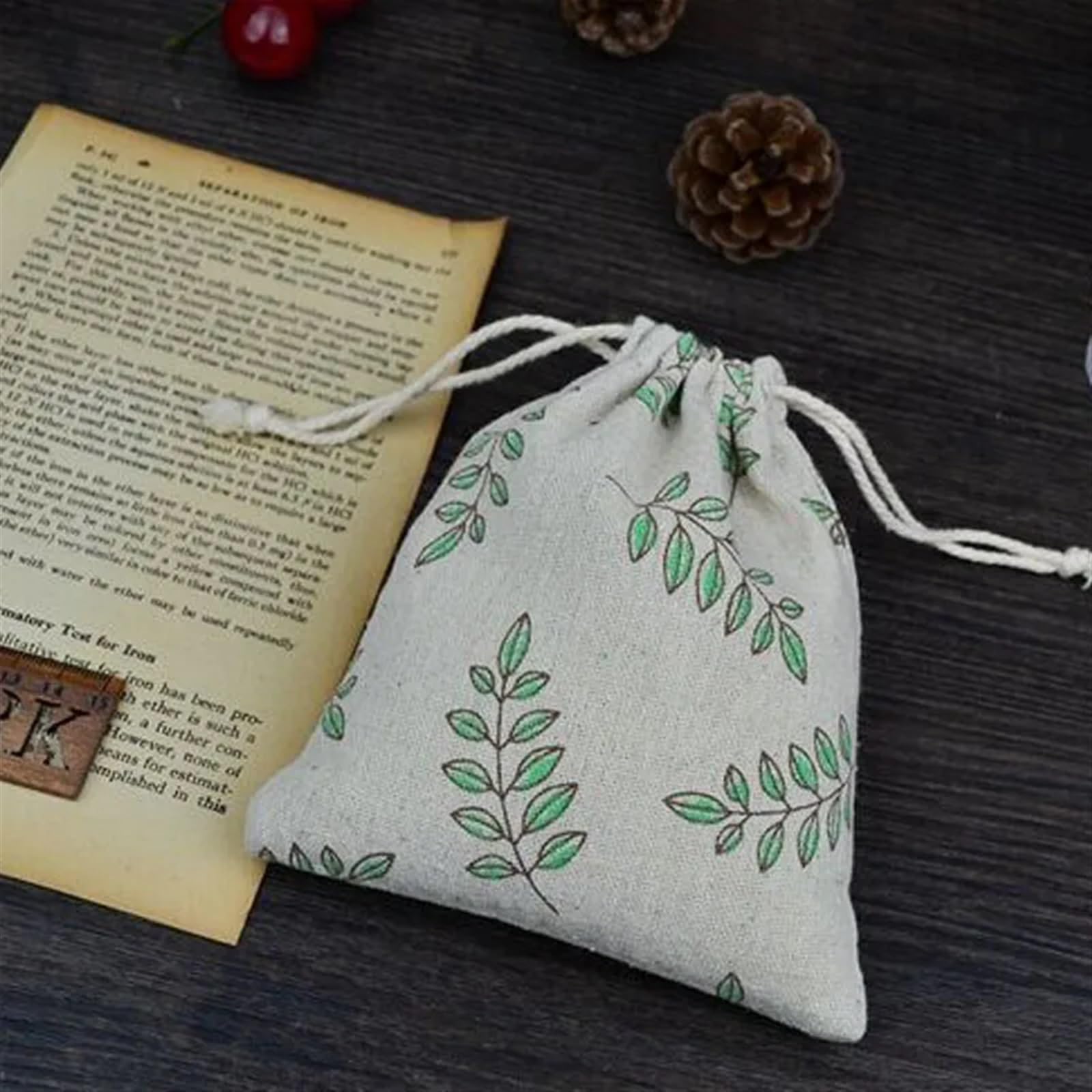 Sachet Toile de Jute Sac en Lin et Coton Olive, 9x12cm, 10x15cm, 13x17cm, Paquet de 50 Pochettes à Bijoux for fête d'anniversaire et Mariage(10x15cm)
