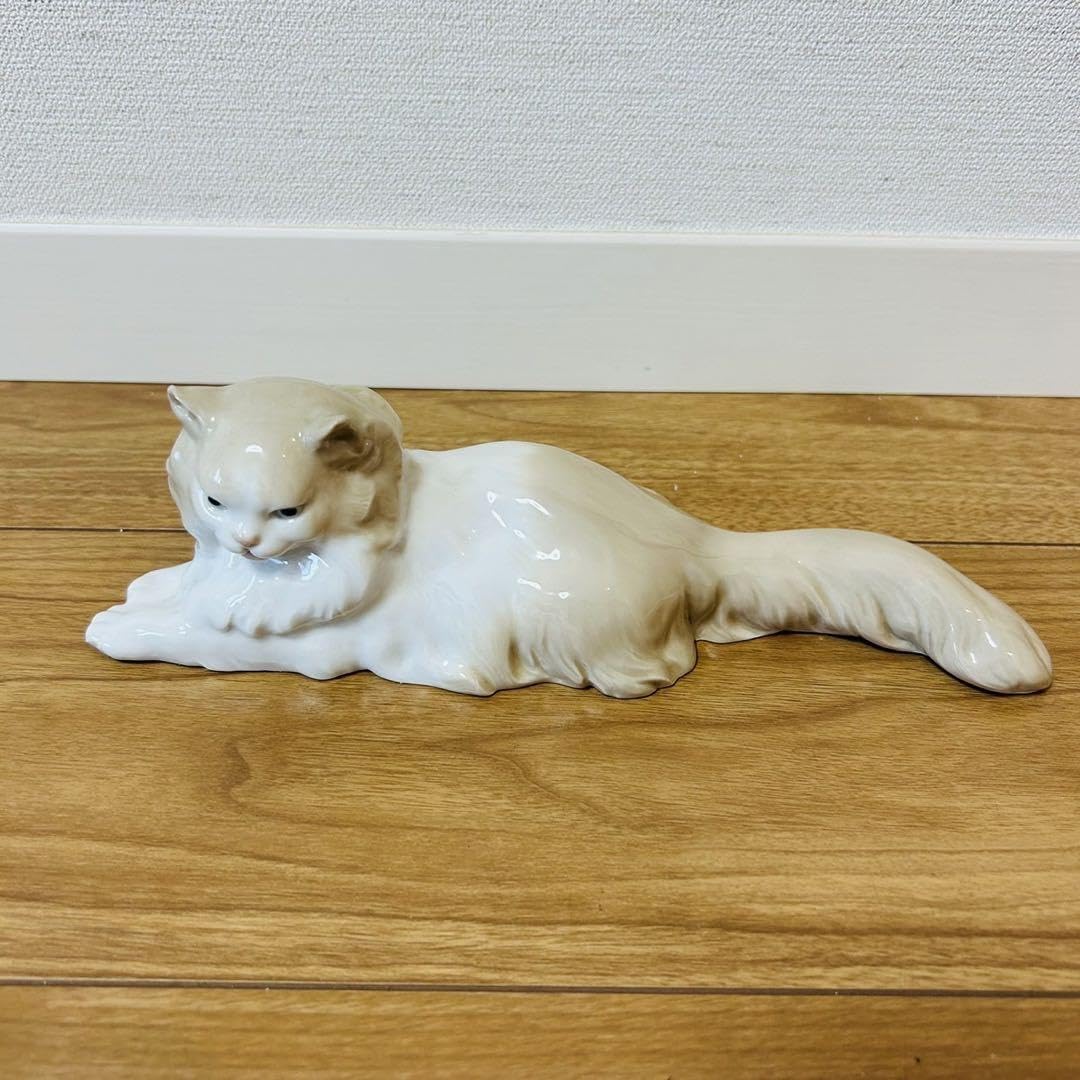 リヤドロナオ猫の陶器置物 リヤドロナオ猫の陶器置物 LLADRO/NAO リヤドロ/ナオ かごの中で