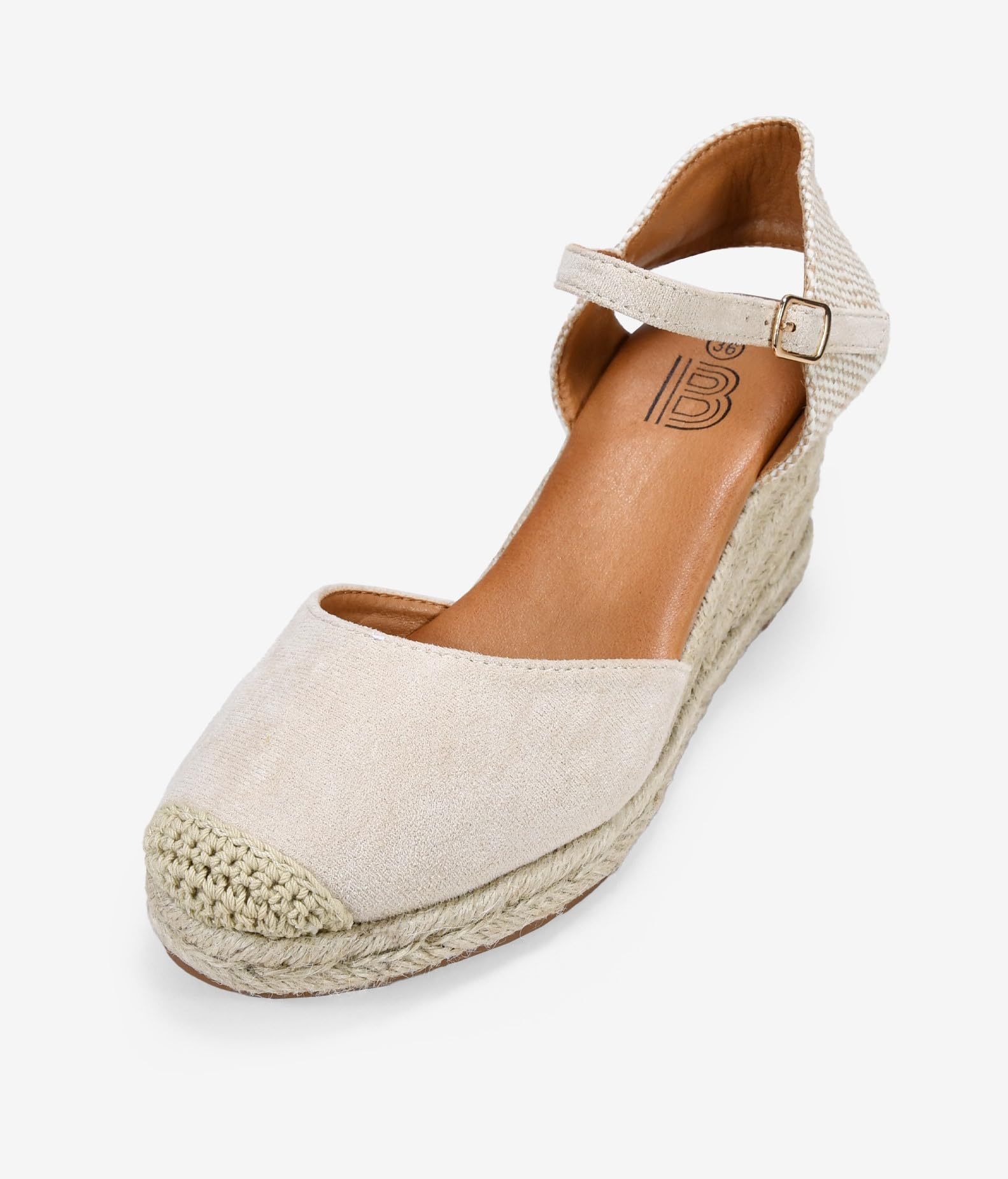 BOSANOVA Espadrillas da donna realizzate in camoscio vegano con punta chiusa in tela e zeppa di Sparto. Chiusura con cinturino con fibbia. Scarpe da donna