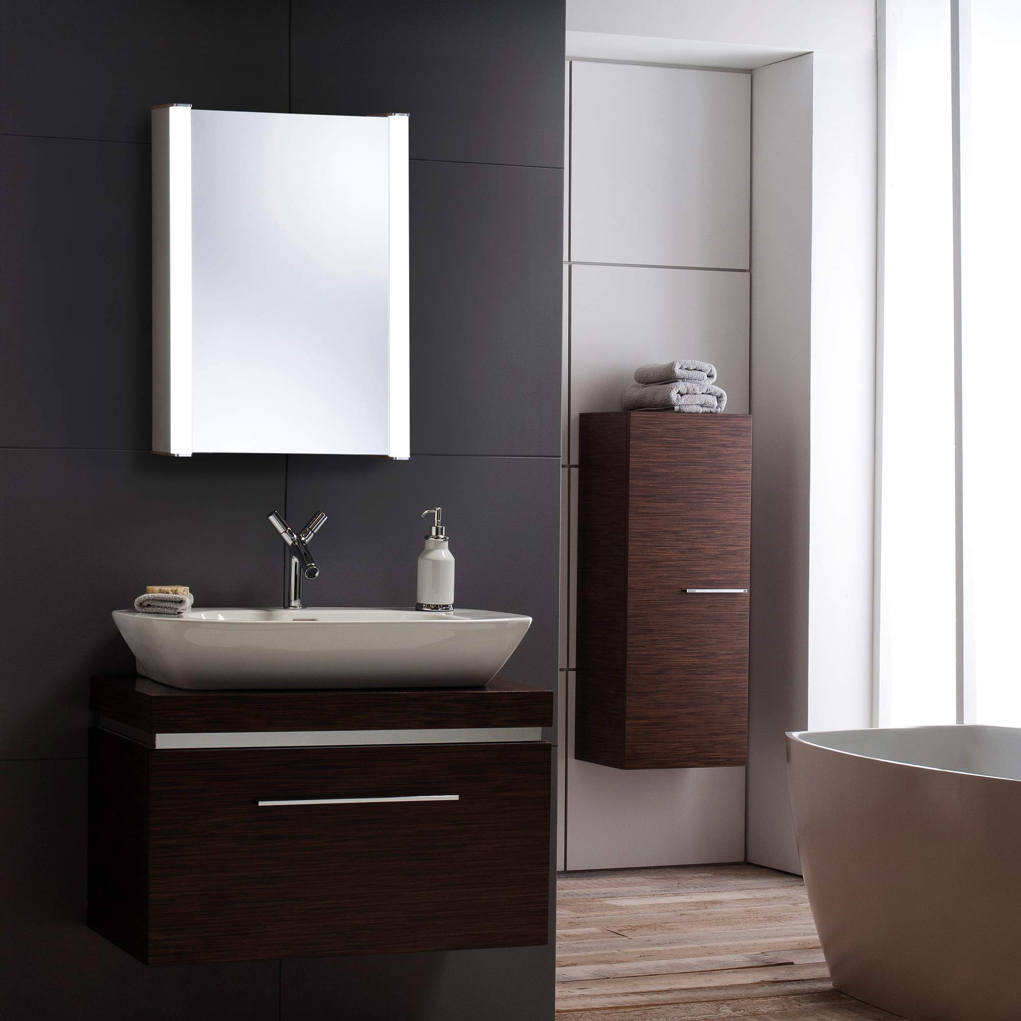 Mood® (Neue Design) LED Illuminated Bathroom Mirror With Shaver
