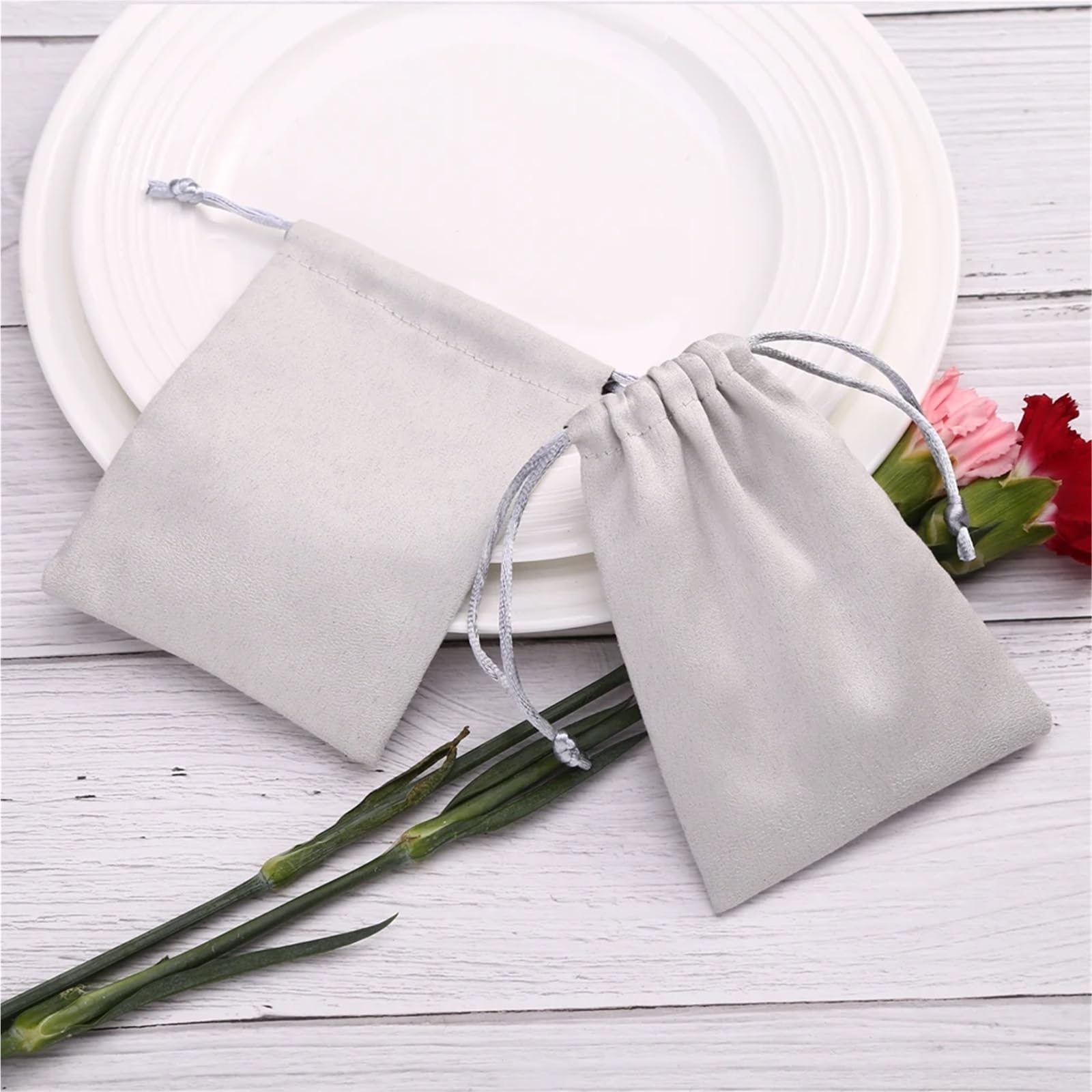 Schmucktasche 50 stücke Flanell Schmuck Verpackung Beutel Hochzeit Gunsten Geschenk Tasche Samt Kordelzug Beutel for Kosmetik Make-Up(Blue,9x12 cm)