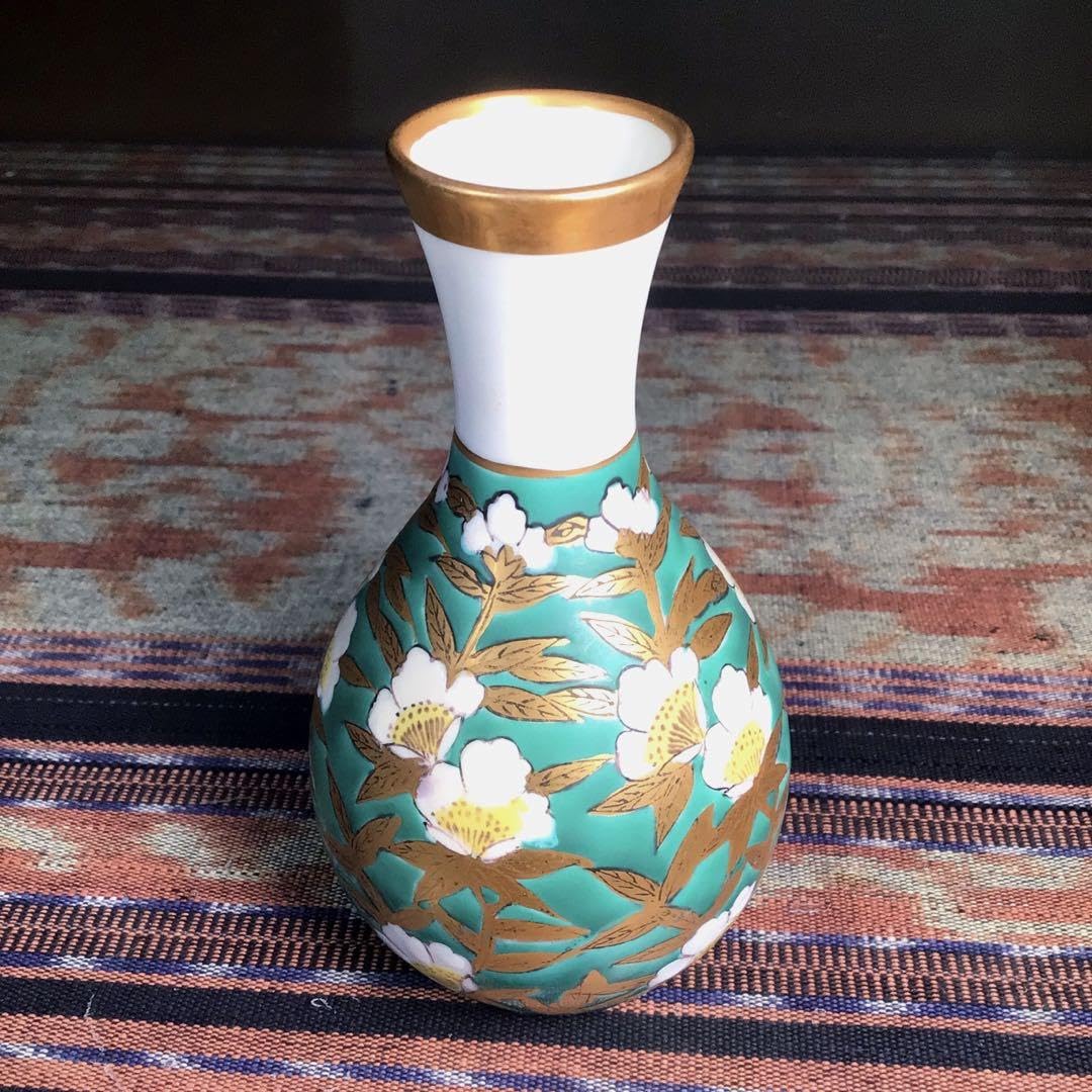 ◆お重＋酒器セット◆色絵 染錦 金彩 徳利 お猪口 盃 三段重 重箱 有田焼 Amazon.co.jp: 有田焼 秀峰 『佐賀錦』 酒器揃 お猪口 5杯 徳利