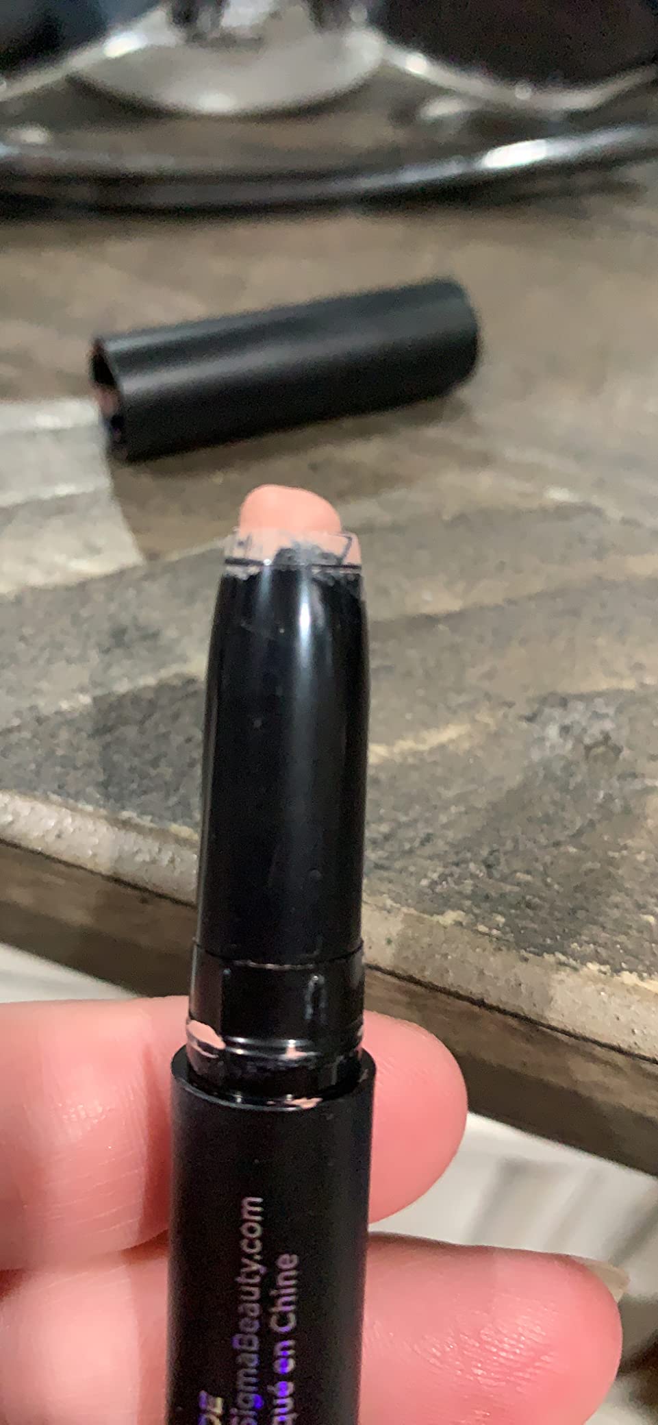 4/mo Finance Sigma Beauty Eyeshadow Base Primer Bubbly Crayon