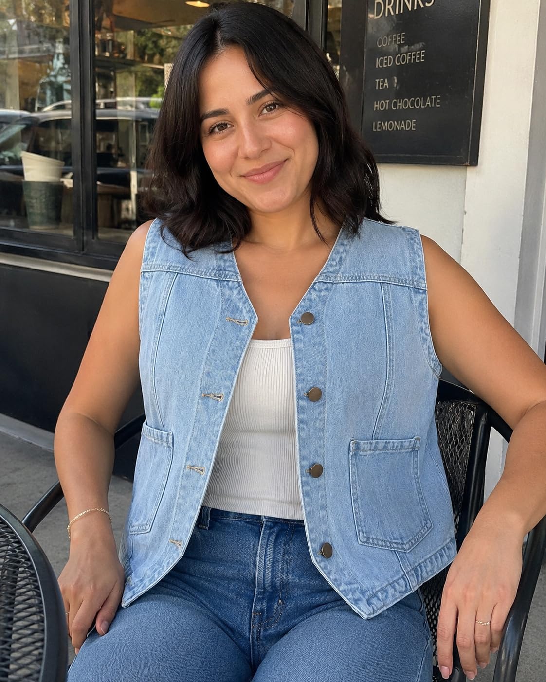 Women's Denim Vest Sleeveless Button Down Jean Waistcoat with Pockets Light Wash Casual V Neck Top
