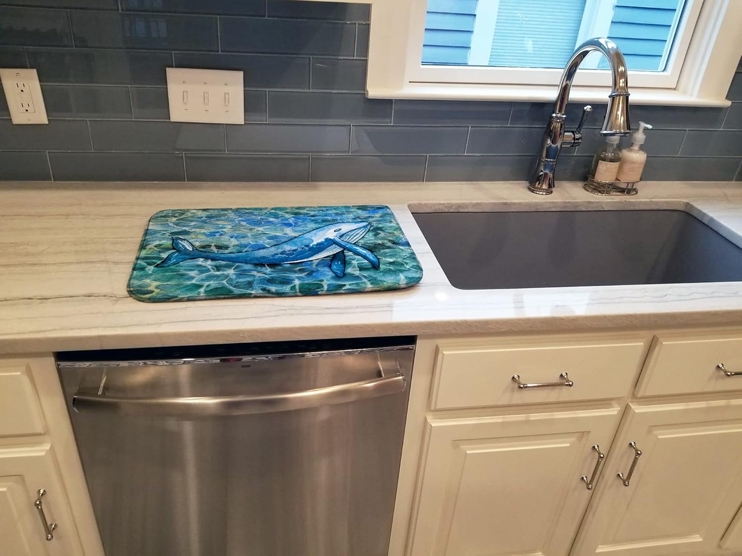 Caroline's Treasures BB5353DDM Humpback Whale Dish Drying Mat Absorbent Dish Drying Mat Pad for Kitchen Counter Dish Drainer Mat for Countertop, 14 x 21", Multicolor