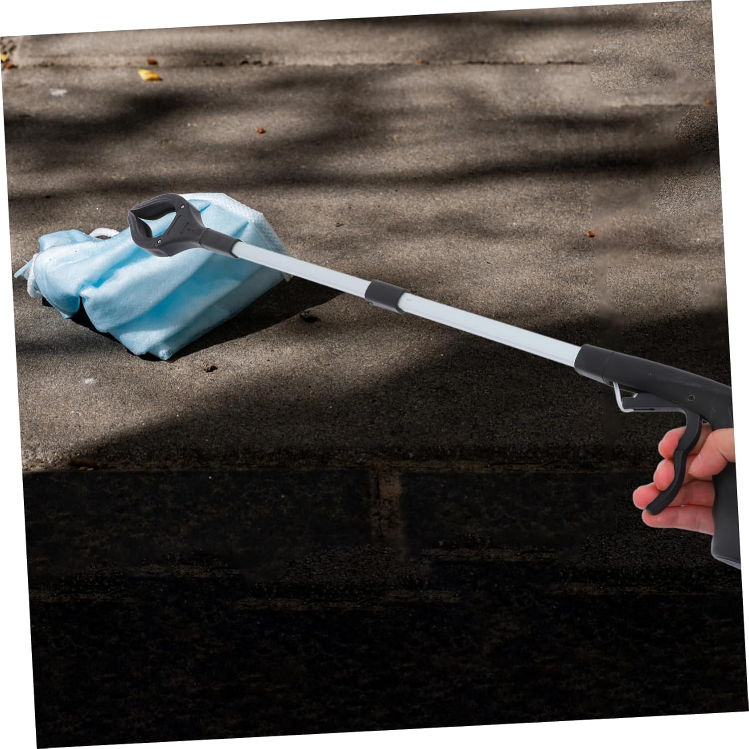 Portable Garbage Picker Tool Lightweight Aluminum Alloy Litter Grabber for Outdoor Cleanup Efficient Trash Collector for Various Cleaning Tasks