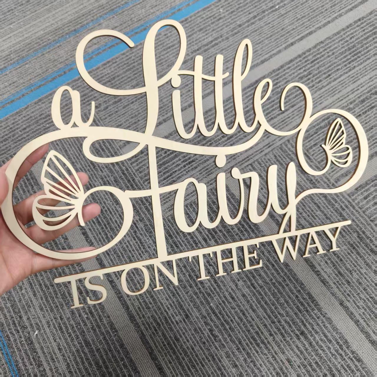 Drewniany znak "Mała wróżka jest w drodze", motyw wróżki powitalne dekoracje na przyjęcie dla dziecka, dekoracje na baby shower dla dziewczynki na baby shower, ujawnienie płci, łuk balonowy, dekoracja