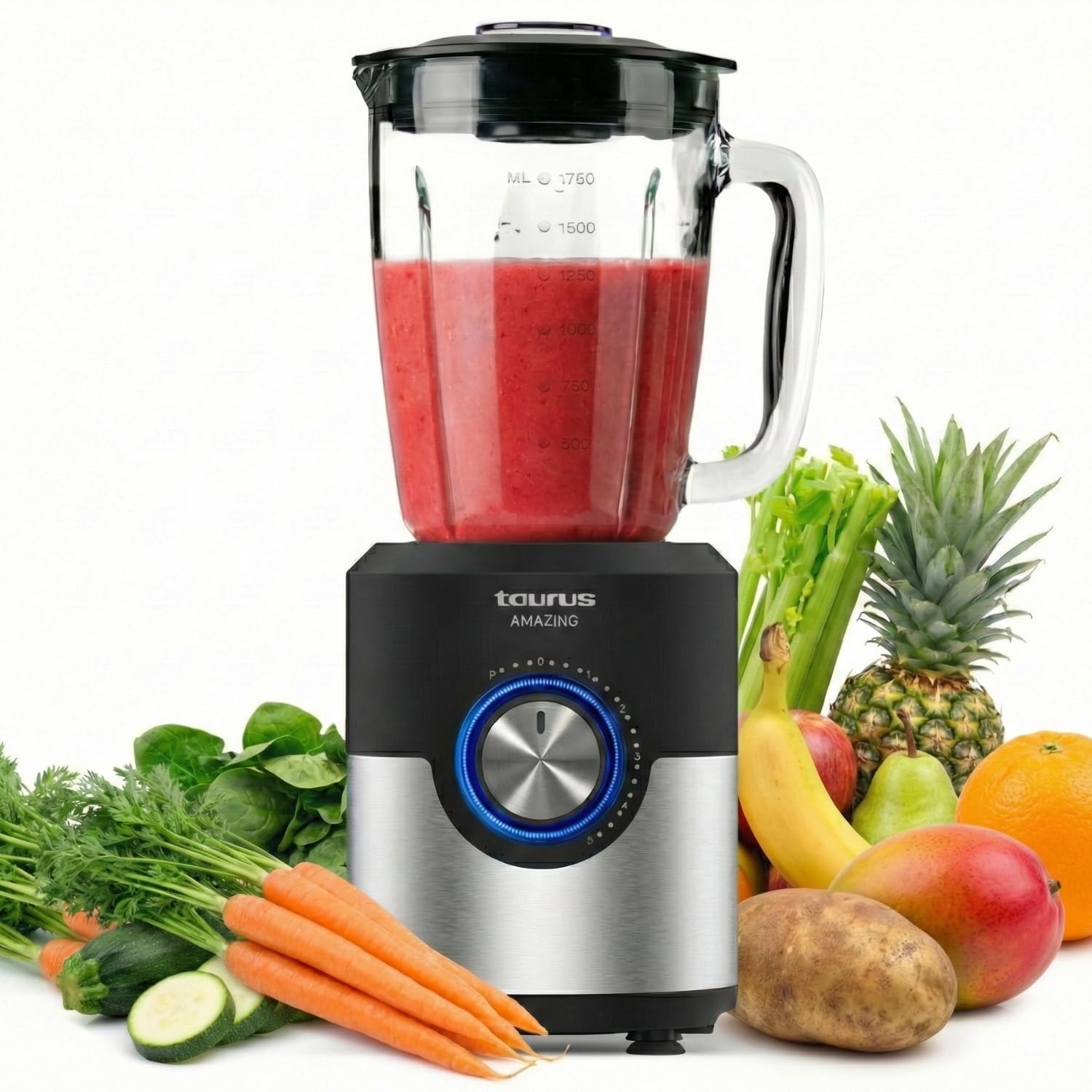 Taurus Amazing JB1600XC Blender with fruits and prepared smoothies, highlighting 1600W power.