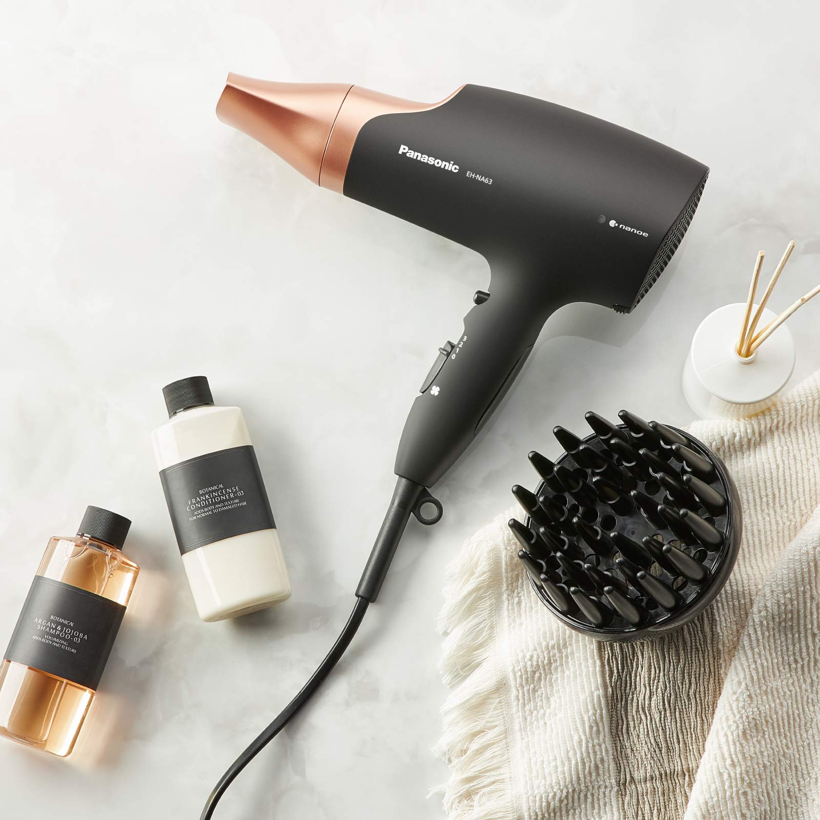 Panasonic EH-NA63 Nanoe Haartrockner, mit Diffusor, Styling-Düse, Gebläse- & Temperaturstufen, für sichtbaren Glanz, 2000 W Leistung, ergonomisches Design, Roségold