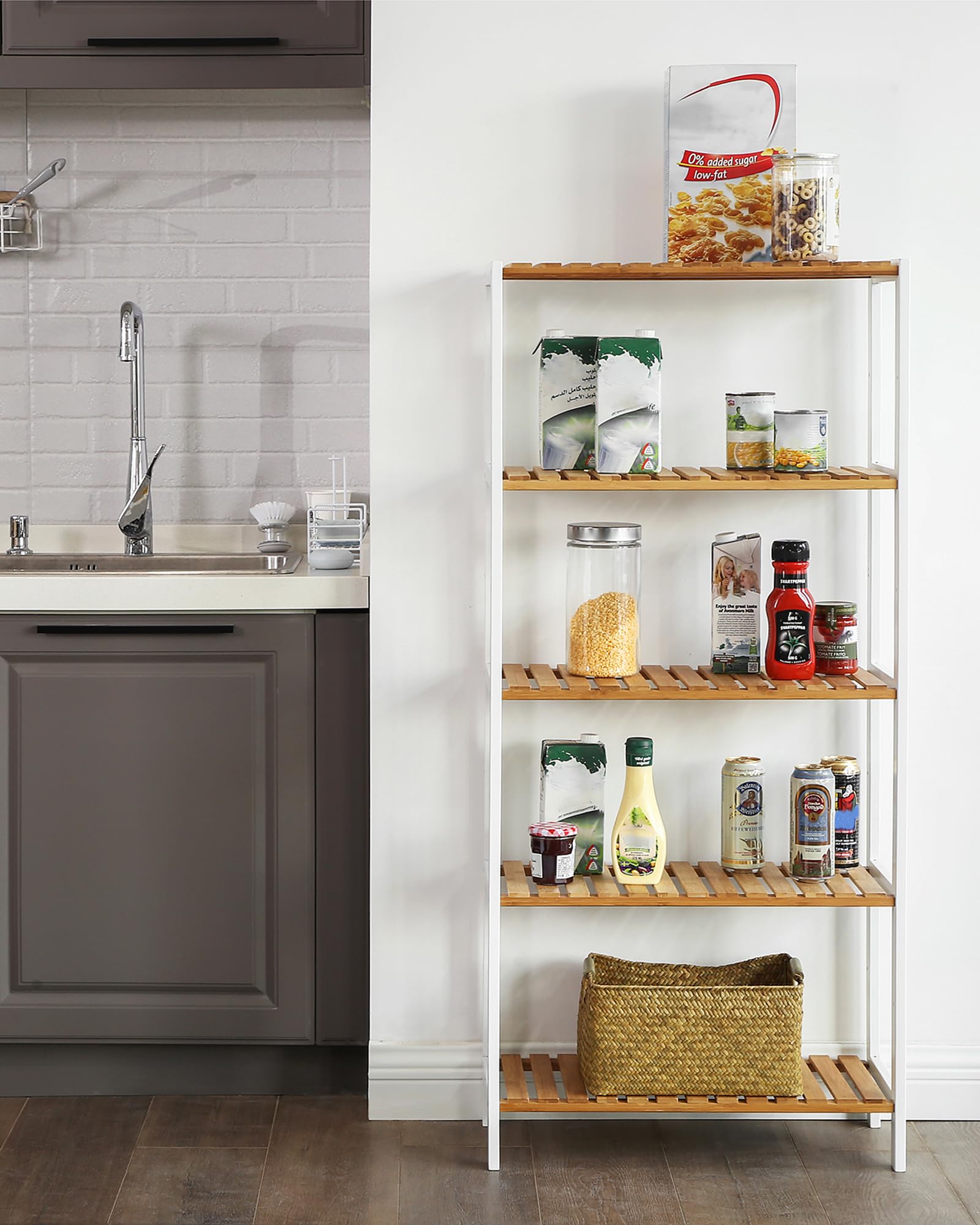 Songmics BCB35WT Badkamerrek met 5 niveaus, keukenrek van bamboe, 9 verstelbare hoogtes, multifunctioneel rek voor de woonkamer of hal, 60 x 26 x 130 cm, wit