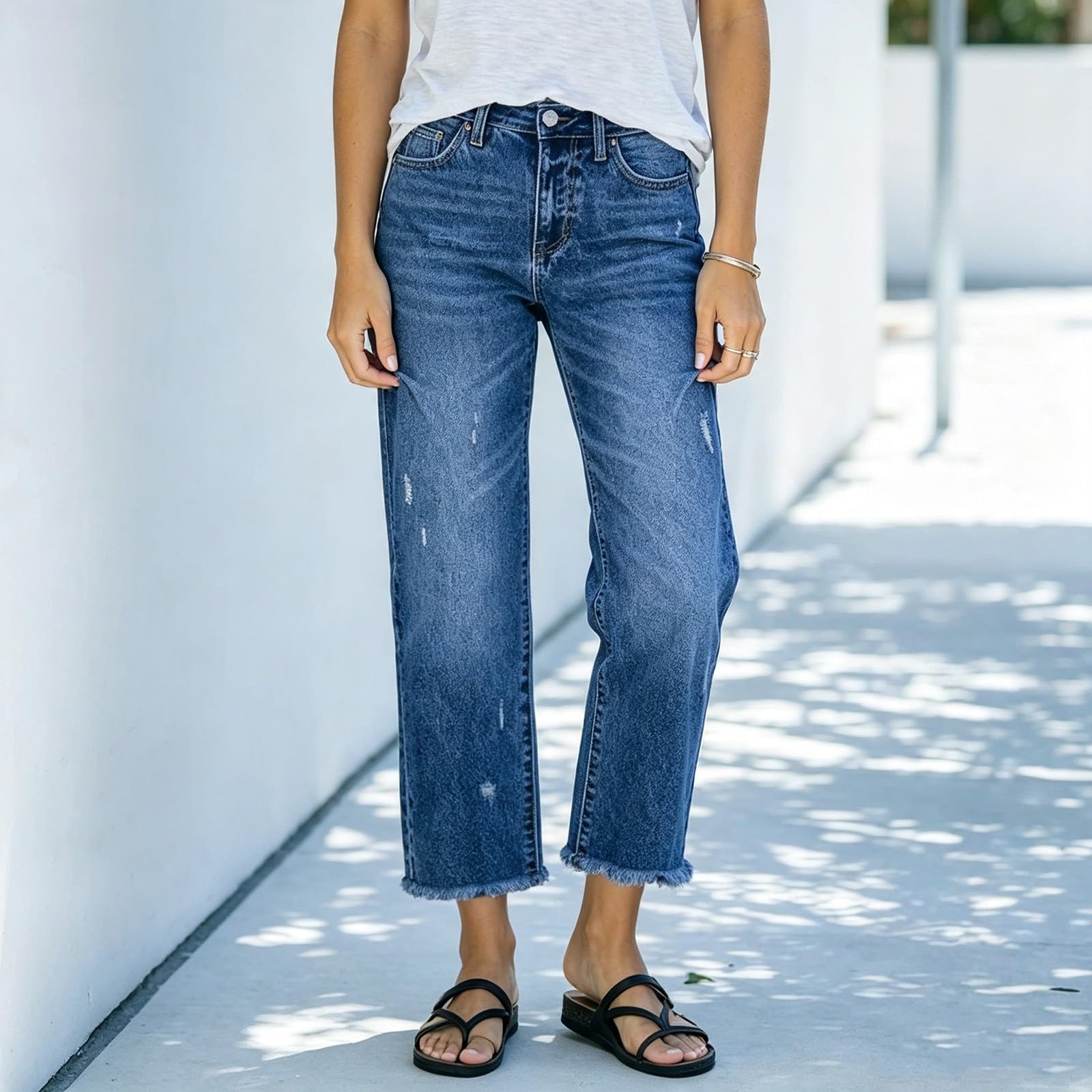 Jean pour femme en denim destroyed - Taille haute - Avec ourlet à franges