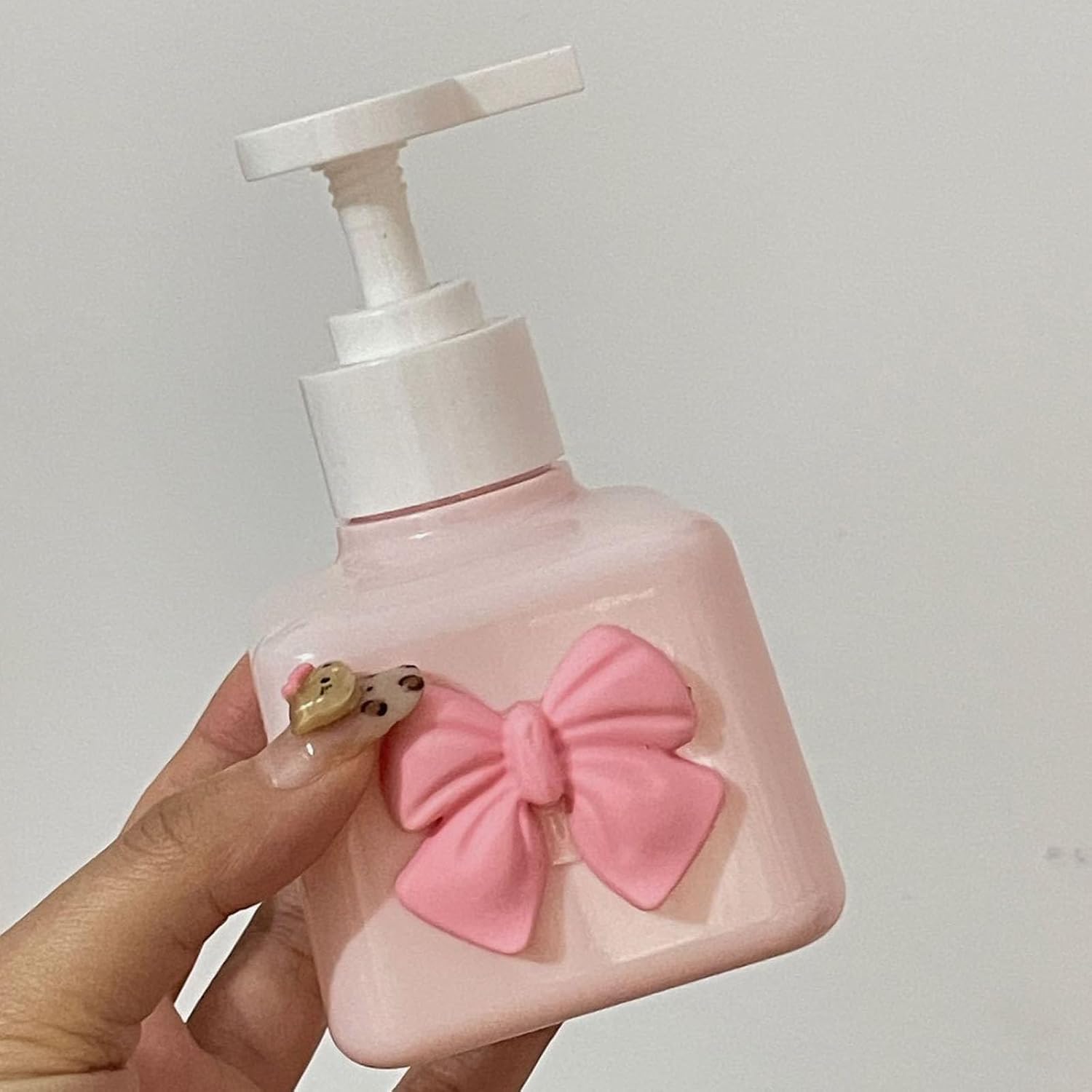 Press Pumps Soap Bottle with Lovely Bowknot Design Liquid Storage Dispenser Holder for Shower Soap Lotion Organization Refillable Container