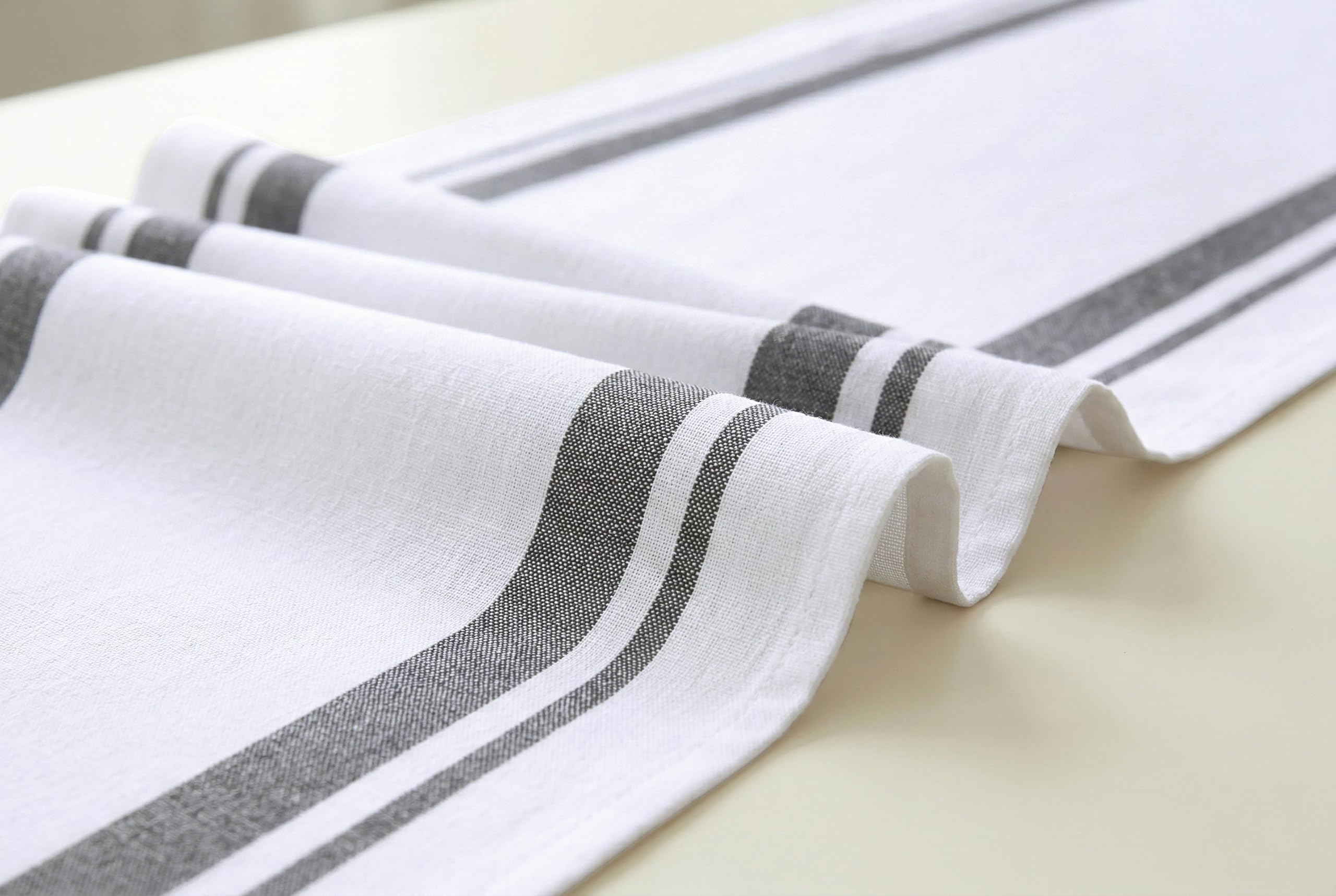 PurpleEssences Chemin de table à rayures françaises de 182,9 cm de long, 35,6 x 182,9 cm, 100 % coton – Tissu durable lavable pour printemps, été, Pâques – Gris et blanc