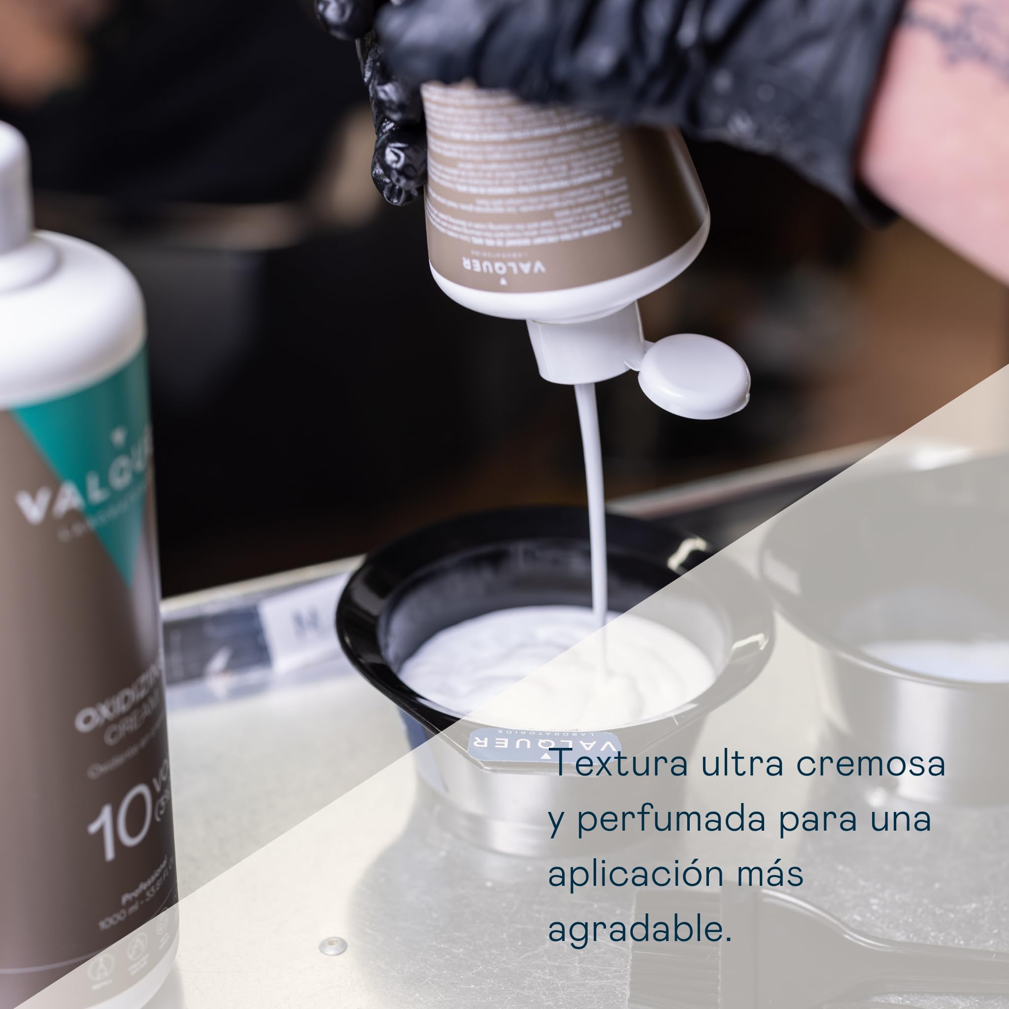 VALQUER Eau Oxygénée 30 Volumes 9% Crème Premium Ultra-Crémeux Oxydant Capillaire Professionnel Vegan à l'huile d'argan pour Coloration et Décoloration Cheveux - Réduction des odeurs - 1L