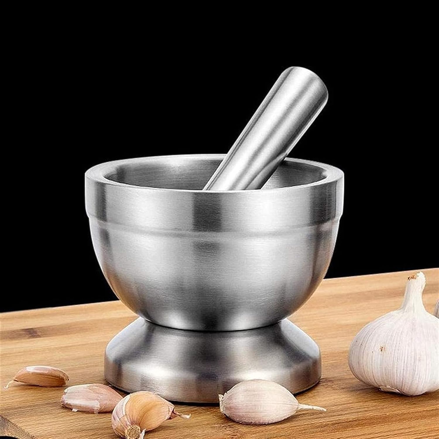 Macinaspezie trita-pillole, in acciaio inox, base antiscivolo e coperchio per un facile utilizzo e conservazione