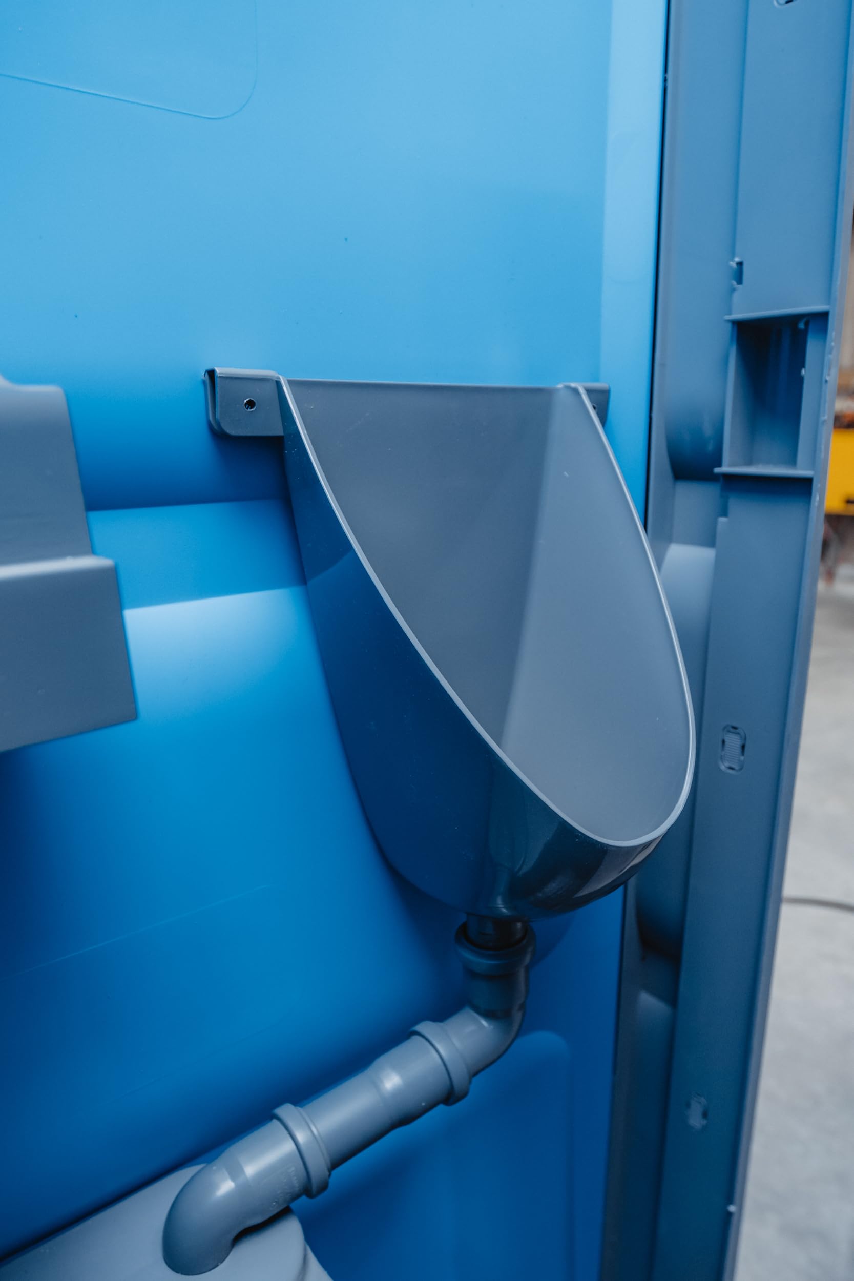 Urinal Kunststoff einfach und wasserlos, mit Schlauch und Schlauchschelle für Camping Garten Keller Baustelle WC, Made in Europe